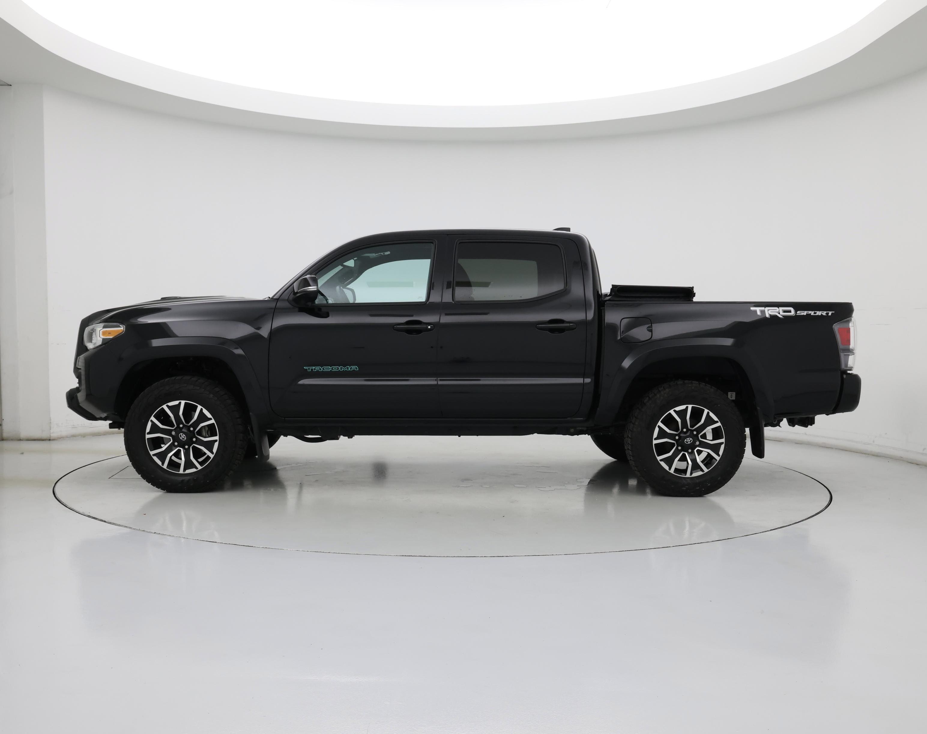 Thumbnail: 2021 Toyota Tacoma - 3