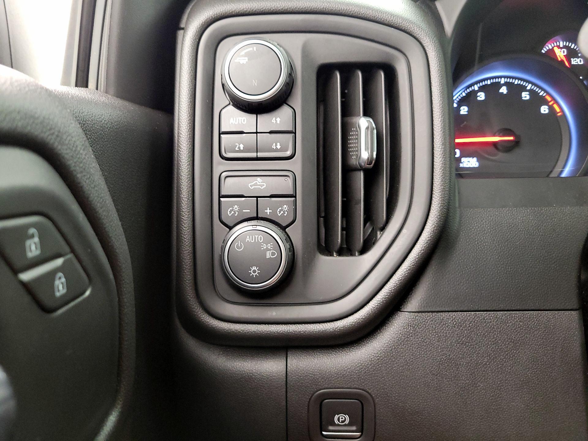Thumbnail: 2019 Chevrolet Silverado 1500 - 13