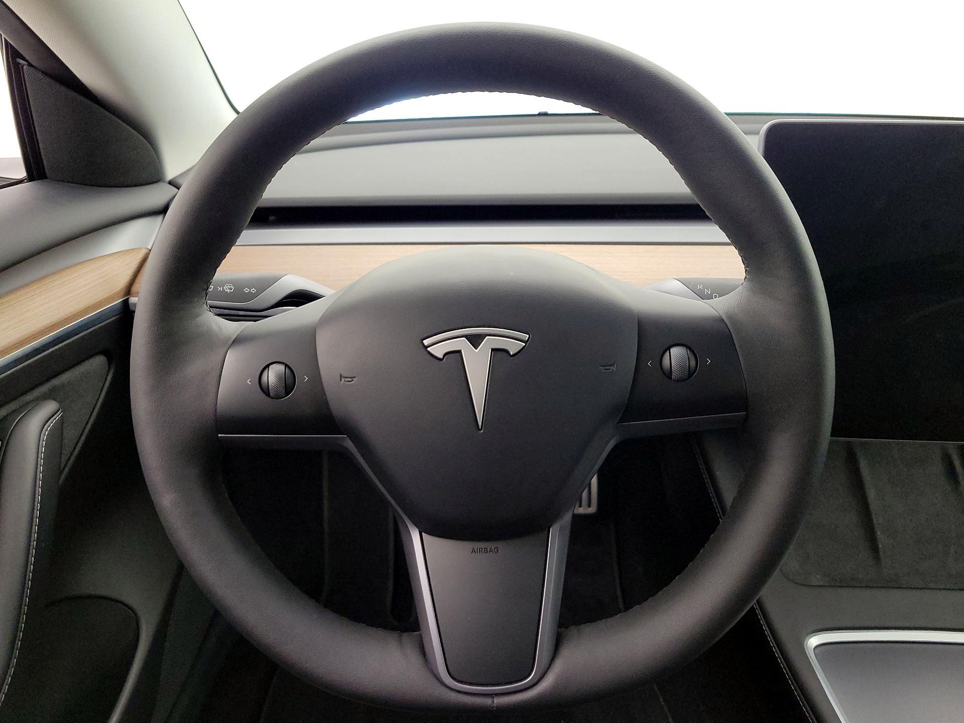 Thumbnail: 2023 Tesla Model 3 - 10