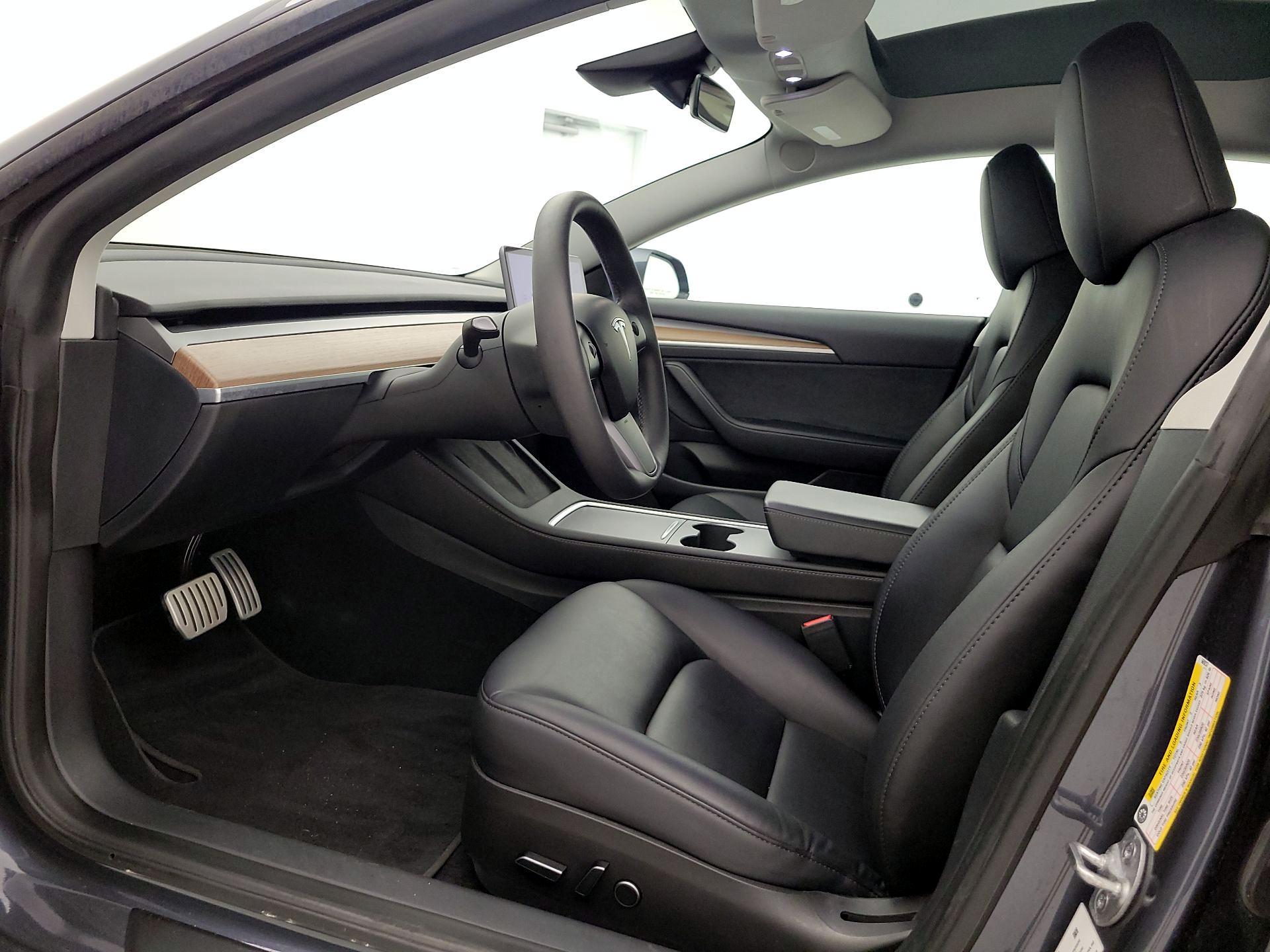 Thumbnail: 2023 Tesla Model 3 - 11