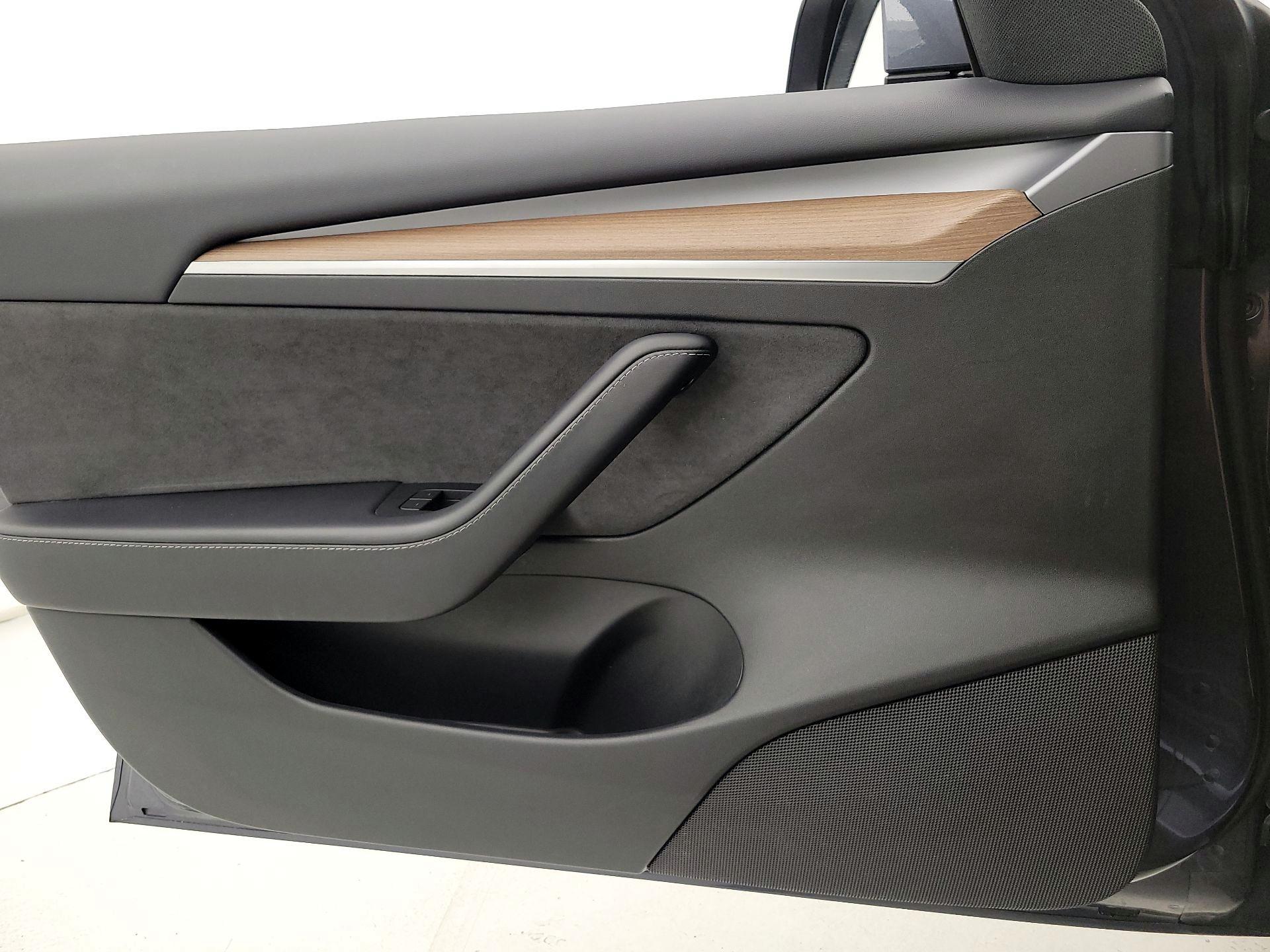 Thumbnail: 2023 Tesla Model 3 - 12