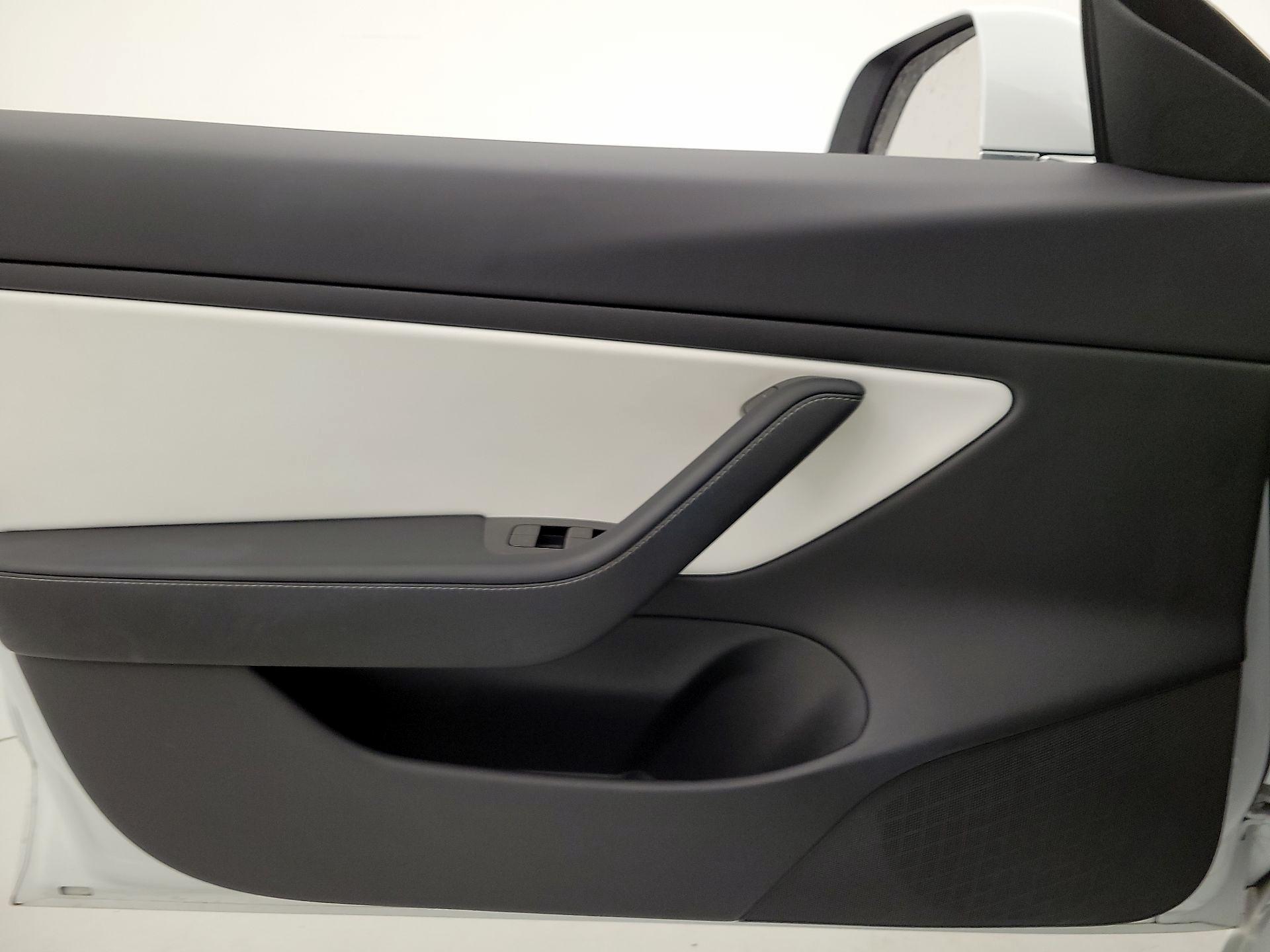 Thumbnail: 2020 Tesla Model 3 - 12