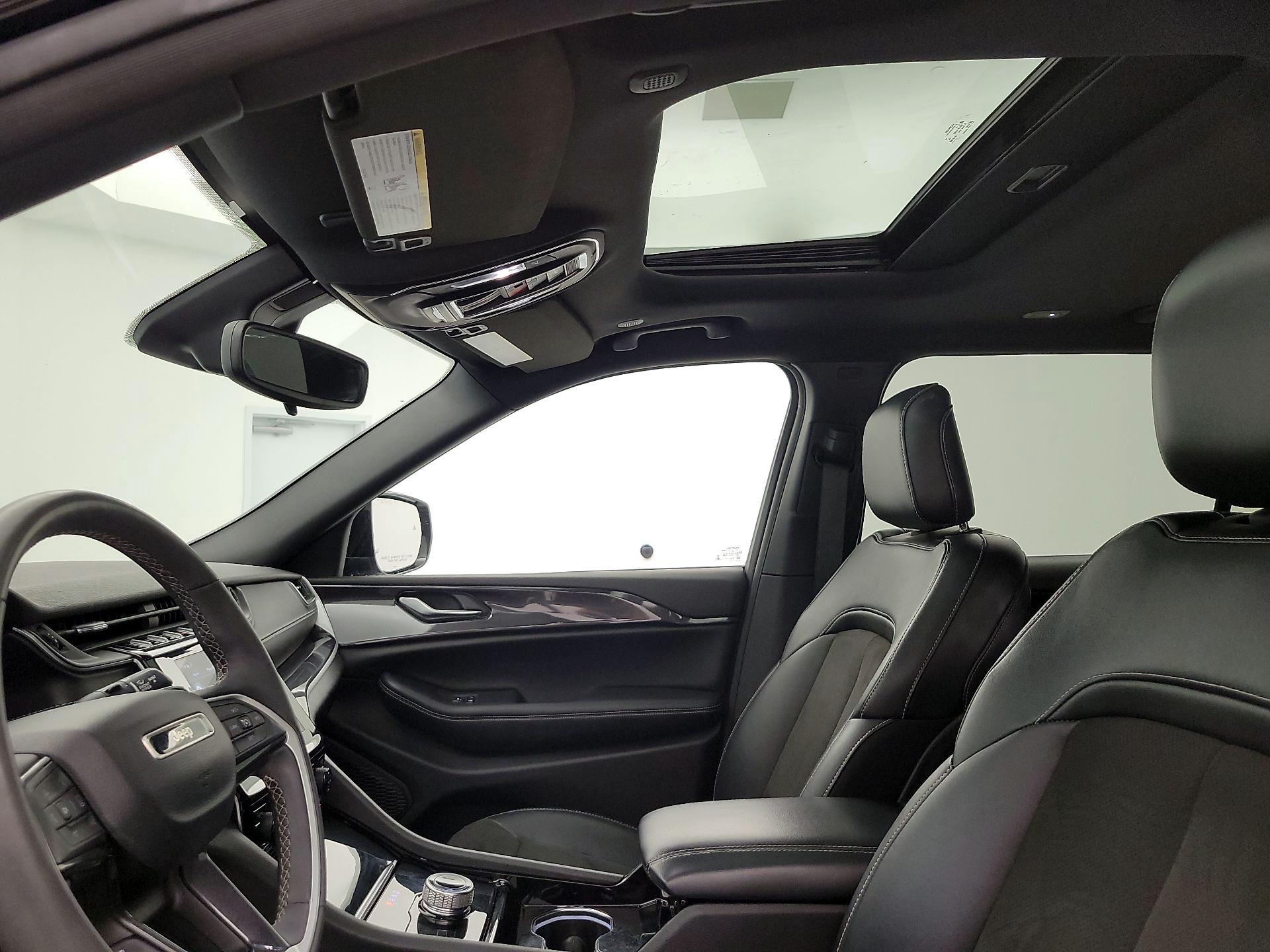Thumbnail: 2023 Jeep Grand Cherokee L - 19