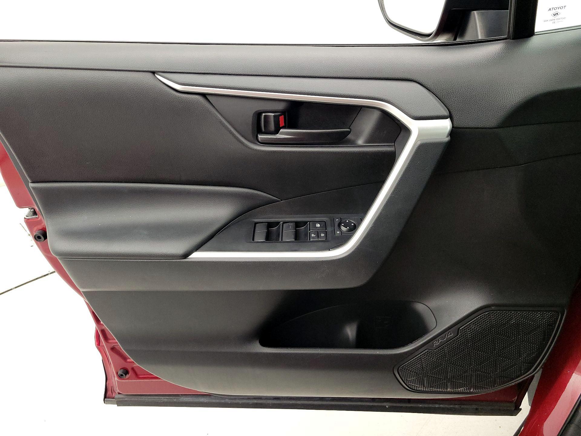Thumbnail: 2023 Toyota RAV4 - 12