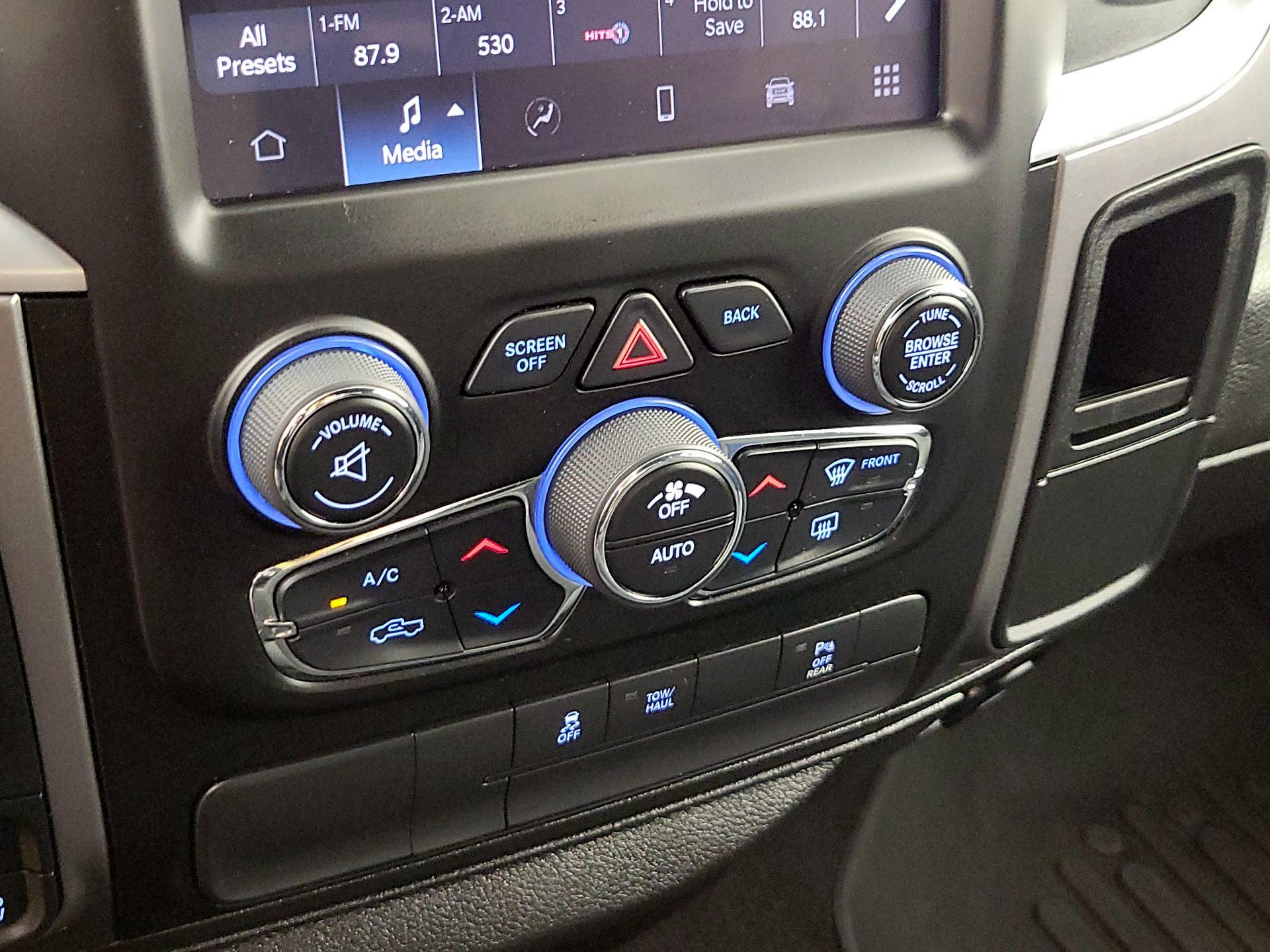 Thumbnail: 2022 RAM 1500 Classic - 16