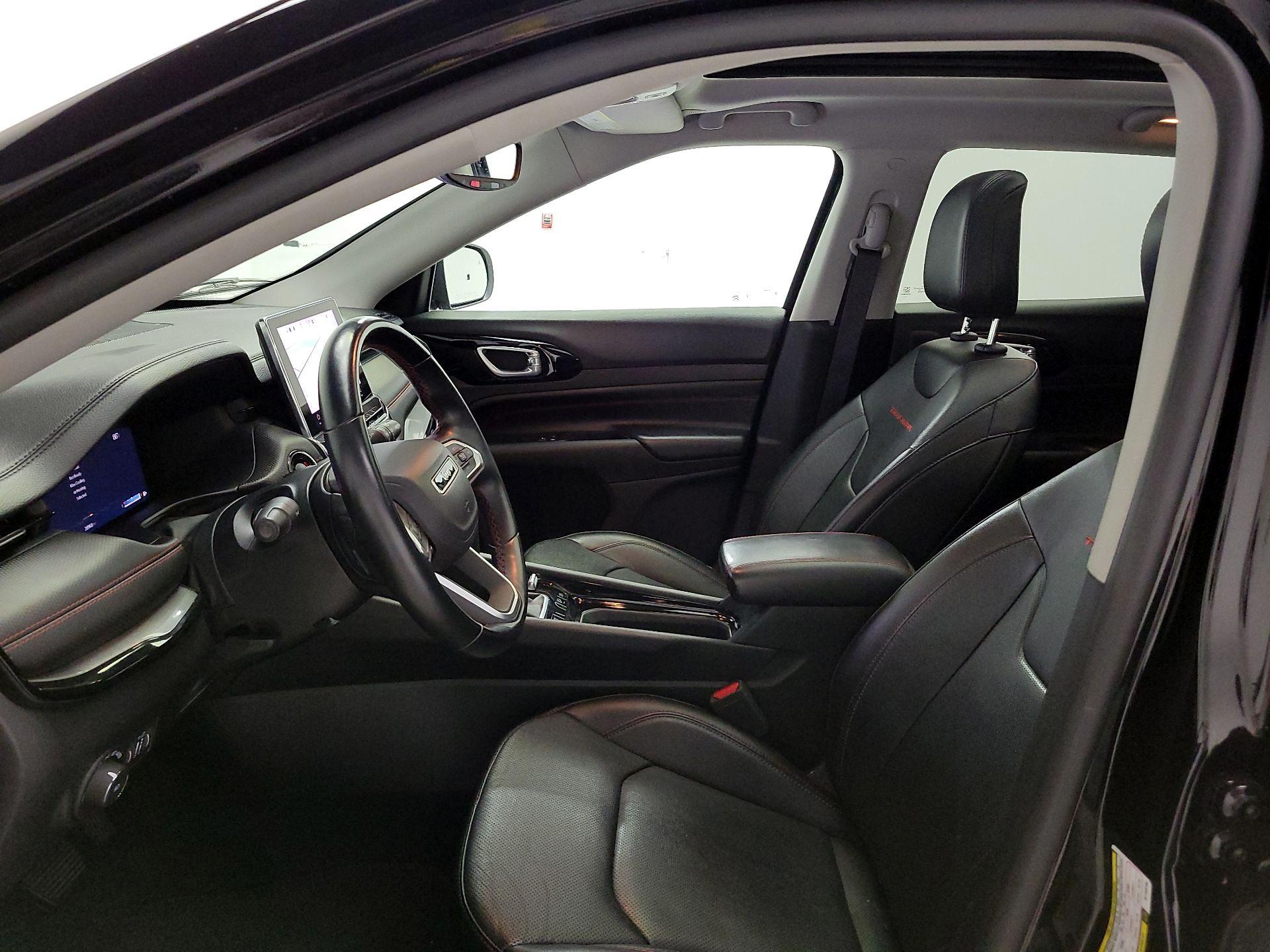 Thumbnail: 2022 Jeep Compass - 11