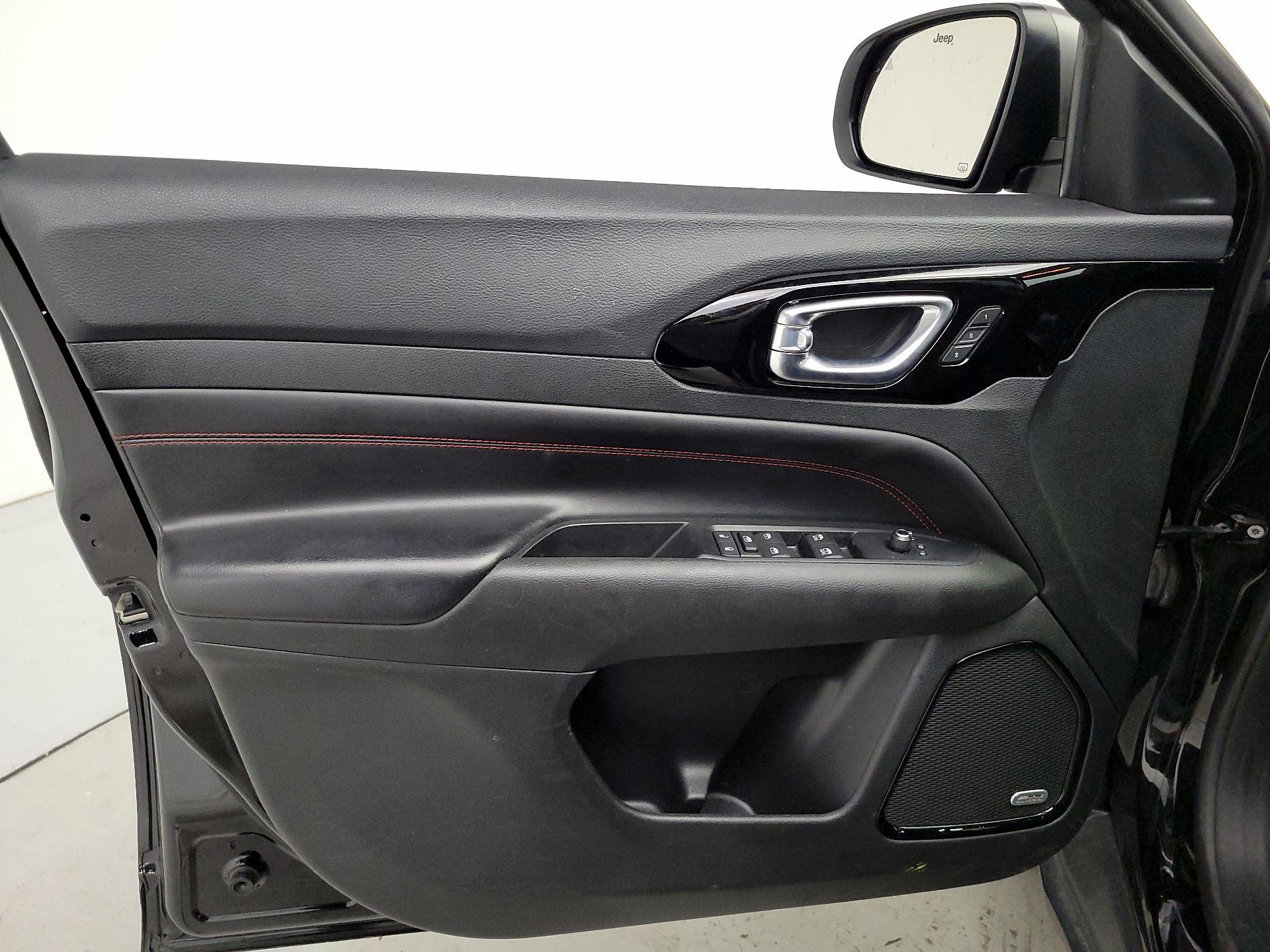 Thumbnail: 2022 Jeep Compass - 12