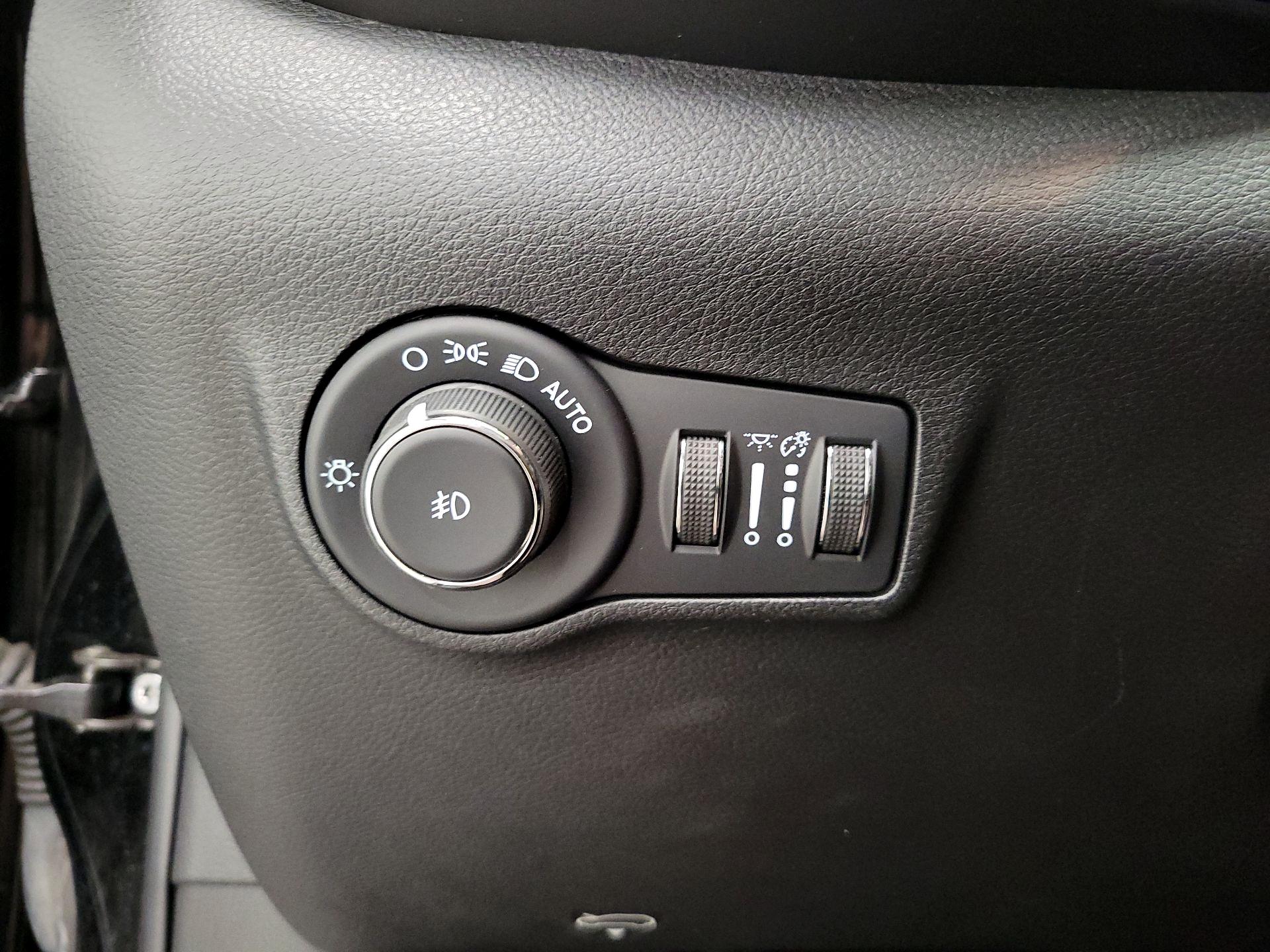 Thumbnail: 2022 Jeep Compass - 13