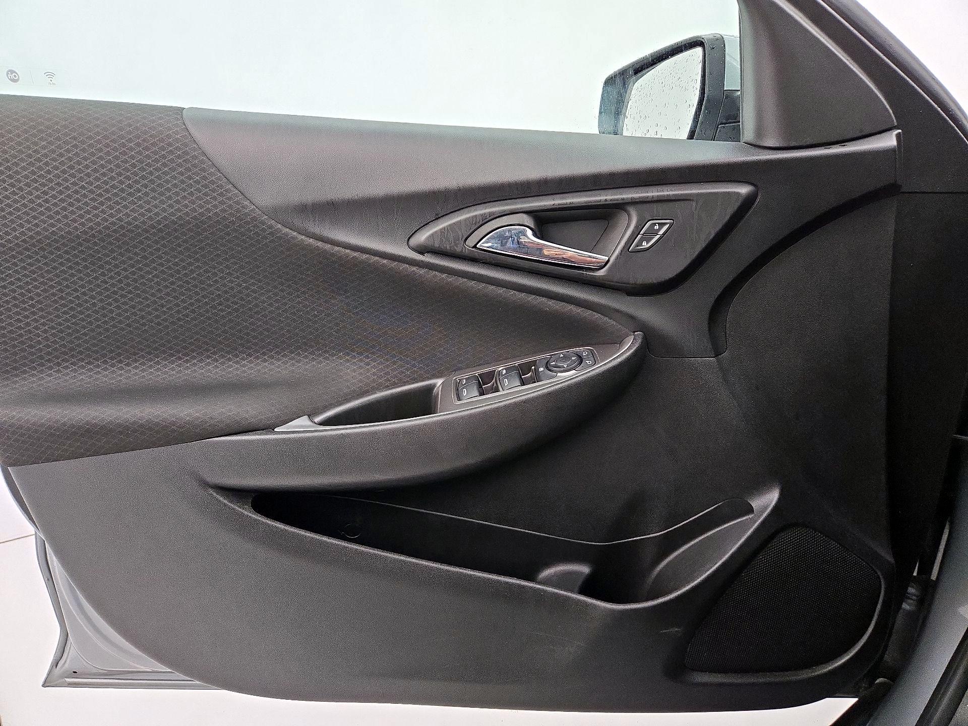 Thumbnail: 2023 Chevrolet Malibu - 12