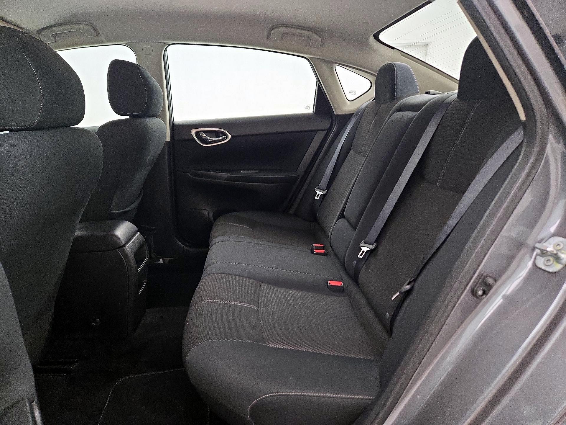 Thumbnail: 2015 Nissan Sentra - 18