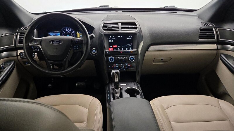 2018 Ford Explorer XLT 9
