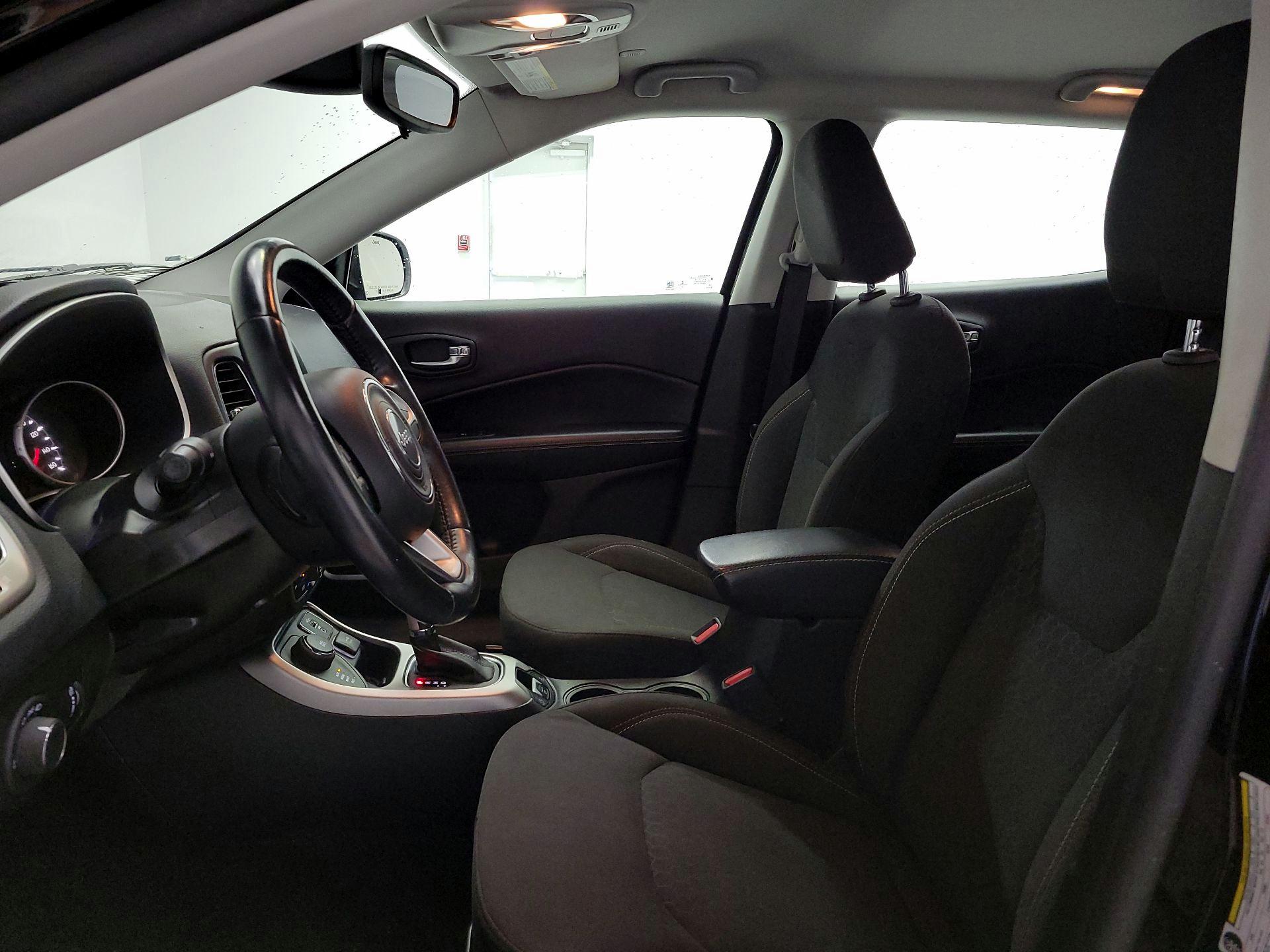 Thumbnail: 2020 Jeep Compass - 11