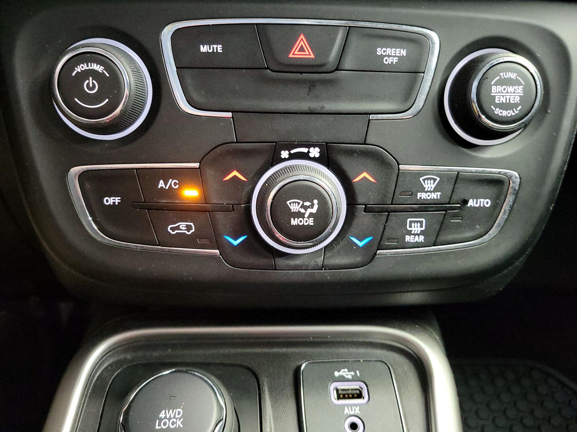 Thumbnail: 2020 Jeep Compass - 16