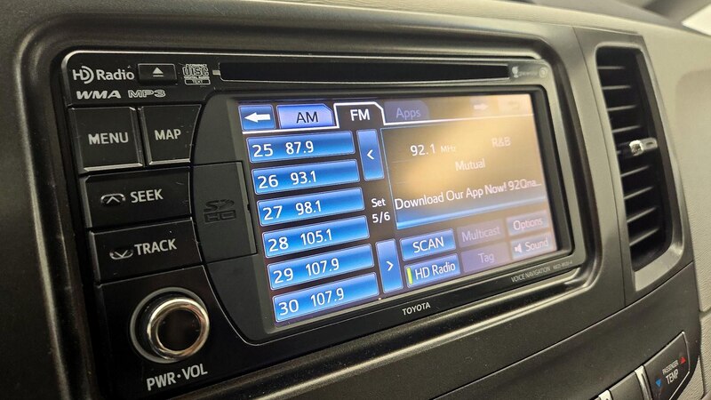 2013 Toyota Sienna XLE 15