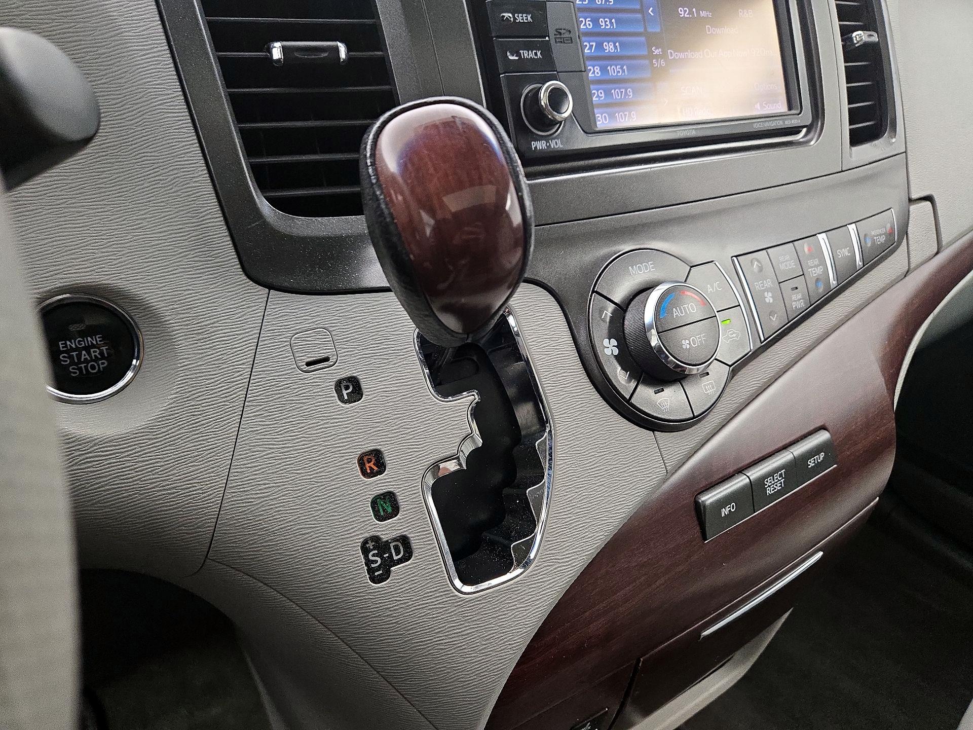 Thumbnail: 2013 Toyota Sienna - 17