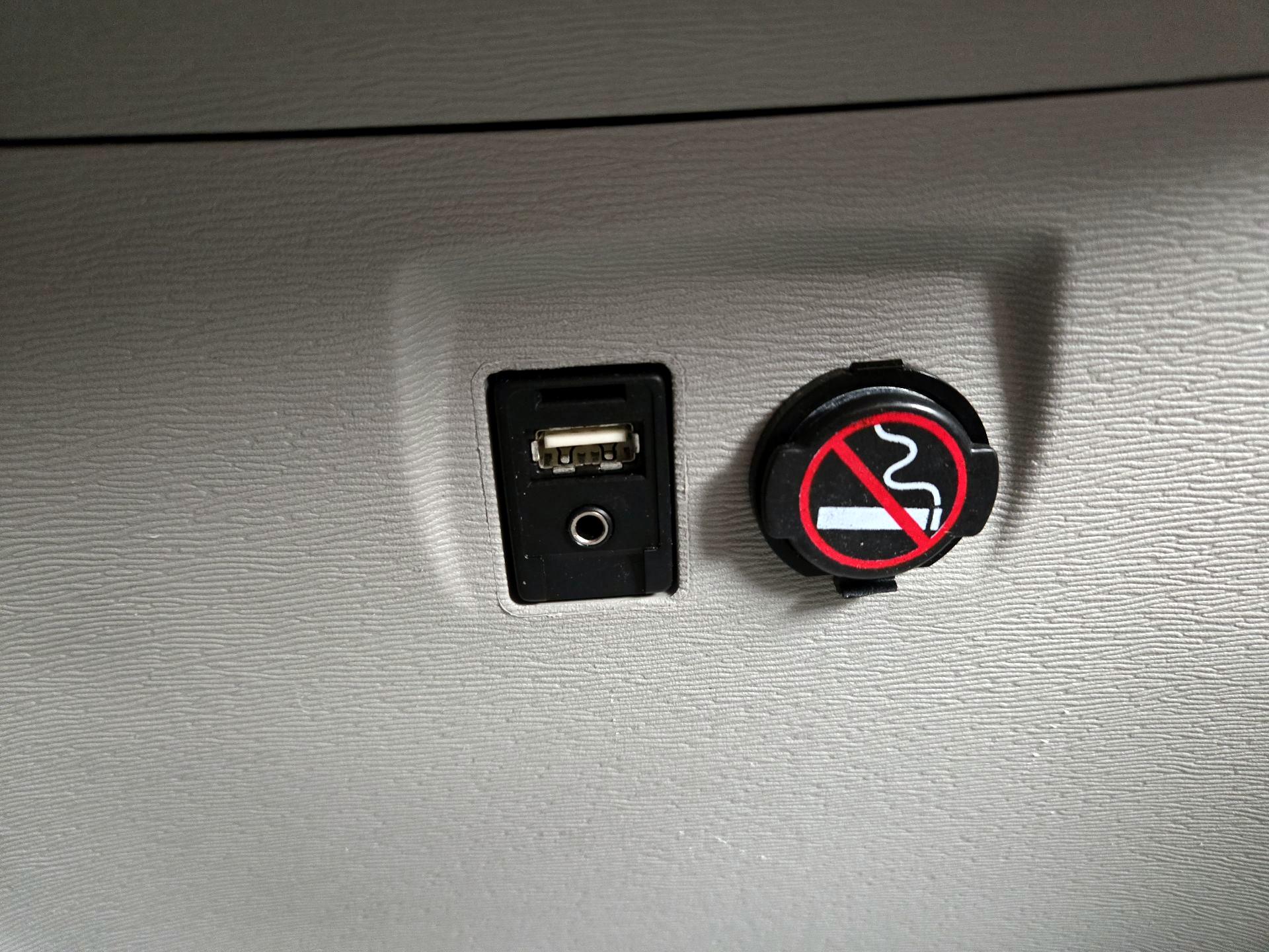 Thumbnail: 2013 Toyota Sienna - 18