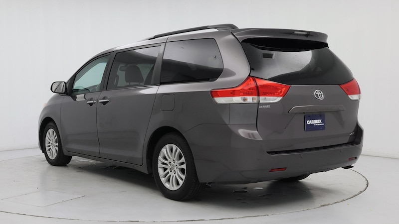 2013 Toyota Sienna XLE 2