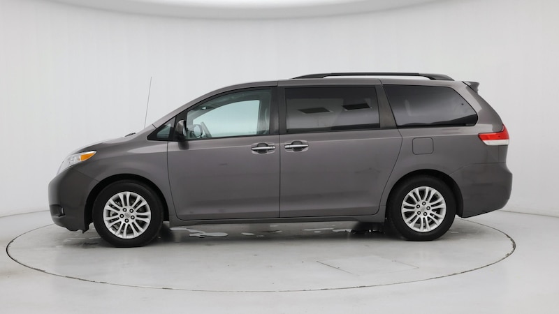 2013 Toyota Sienna XLE 3