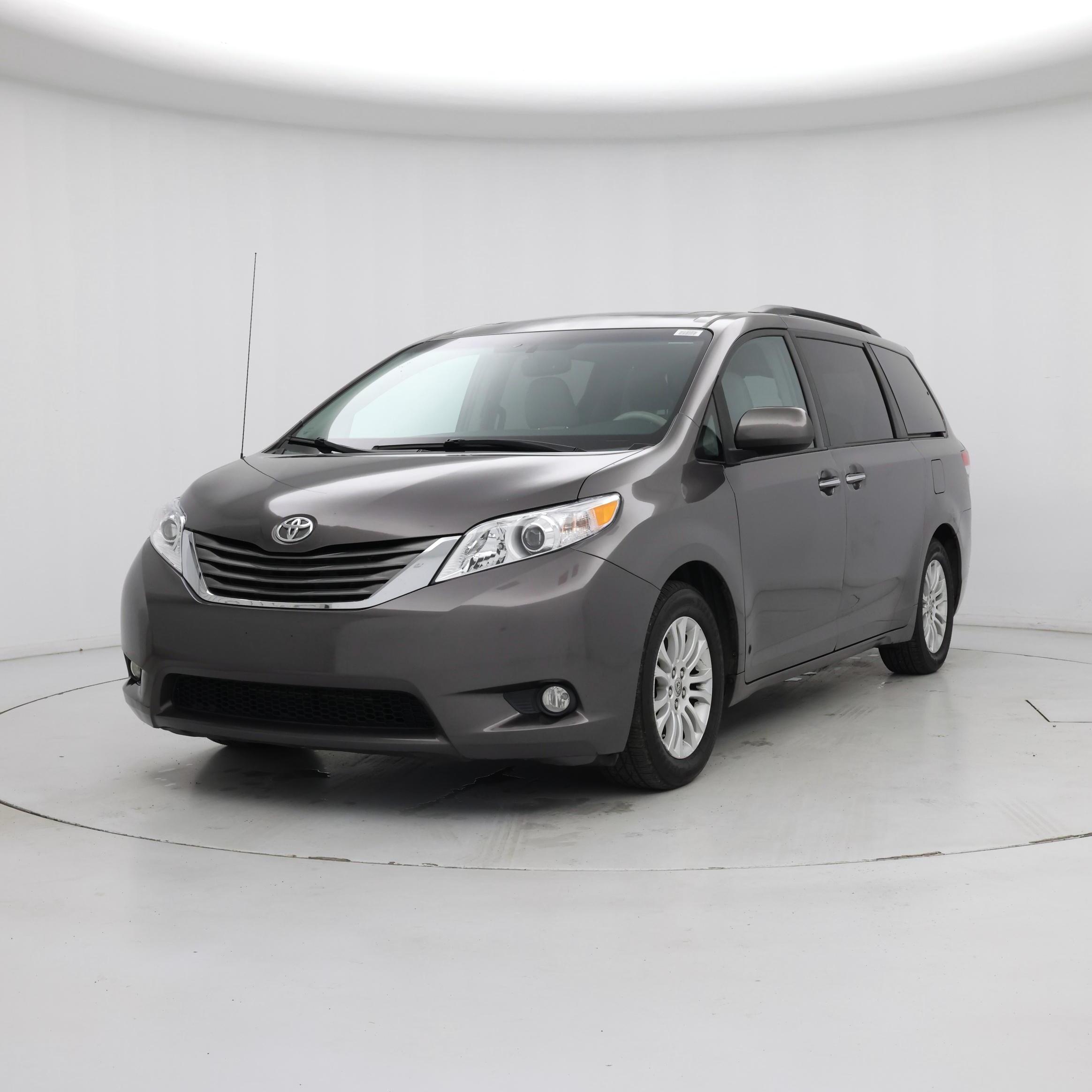 Thumbnail: 2013 Toyota Sienna - 4