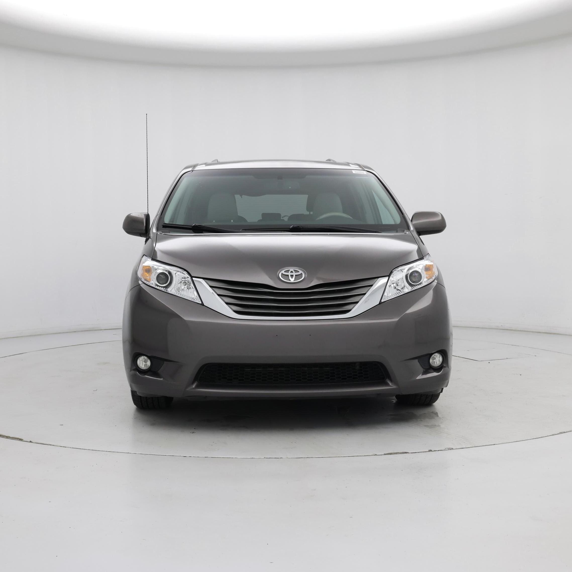 Thumbnail: 2013 Toyota Sienna - 5