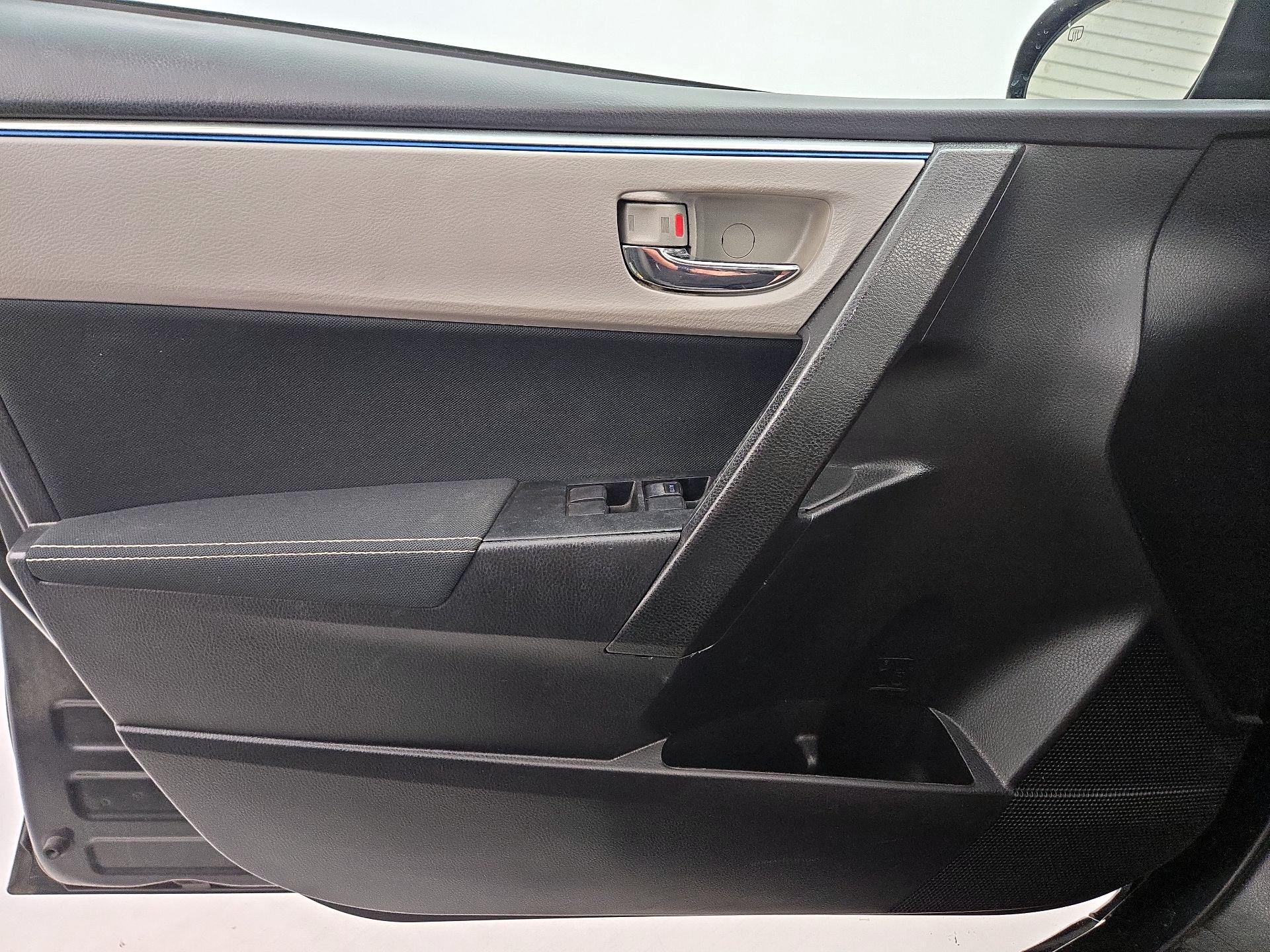 Thumbnail: 2016 Toyota Corolla - 12