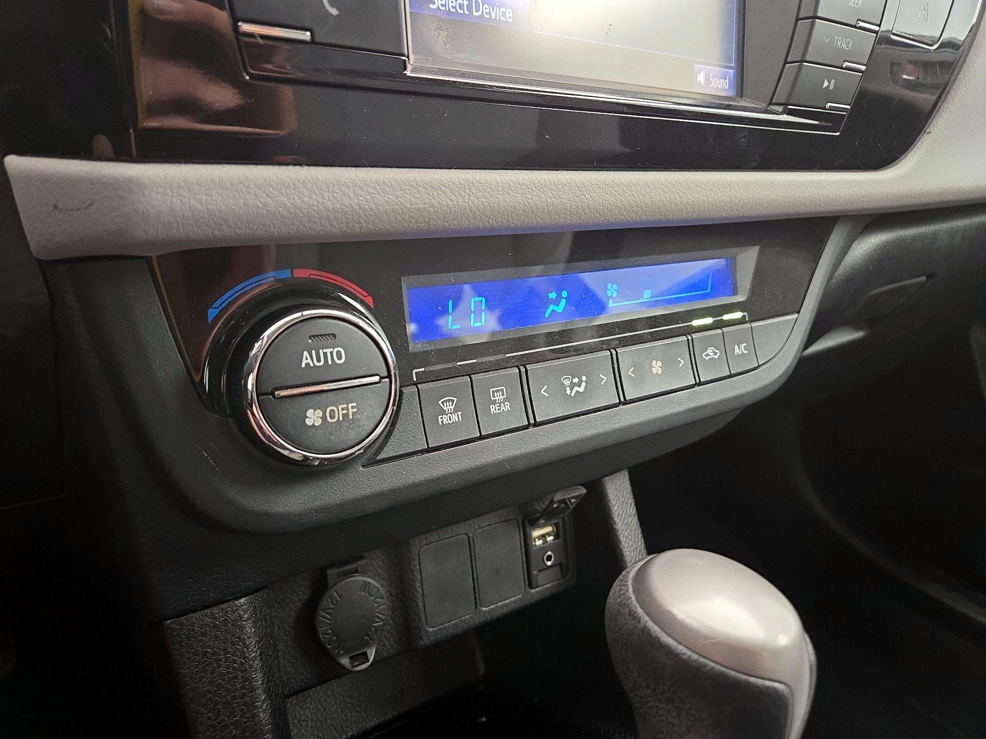 Thumbnail: 2016 Toyota Corolla - 16