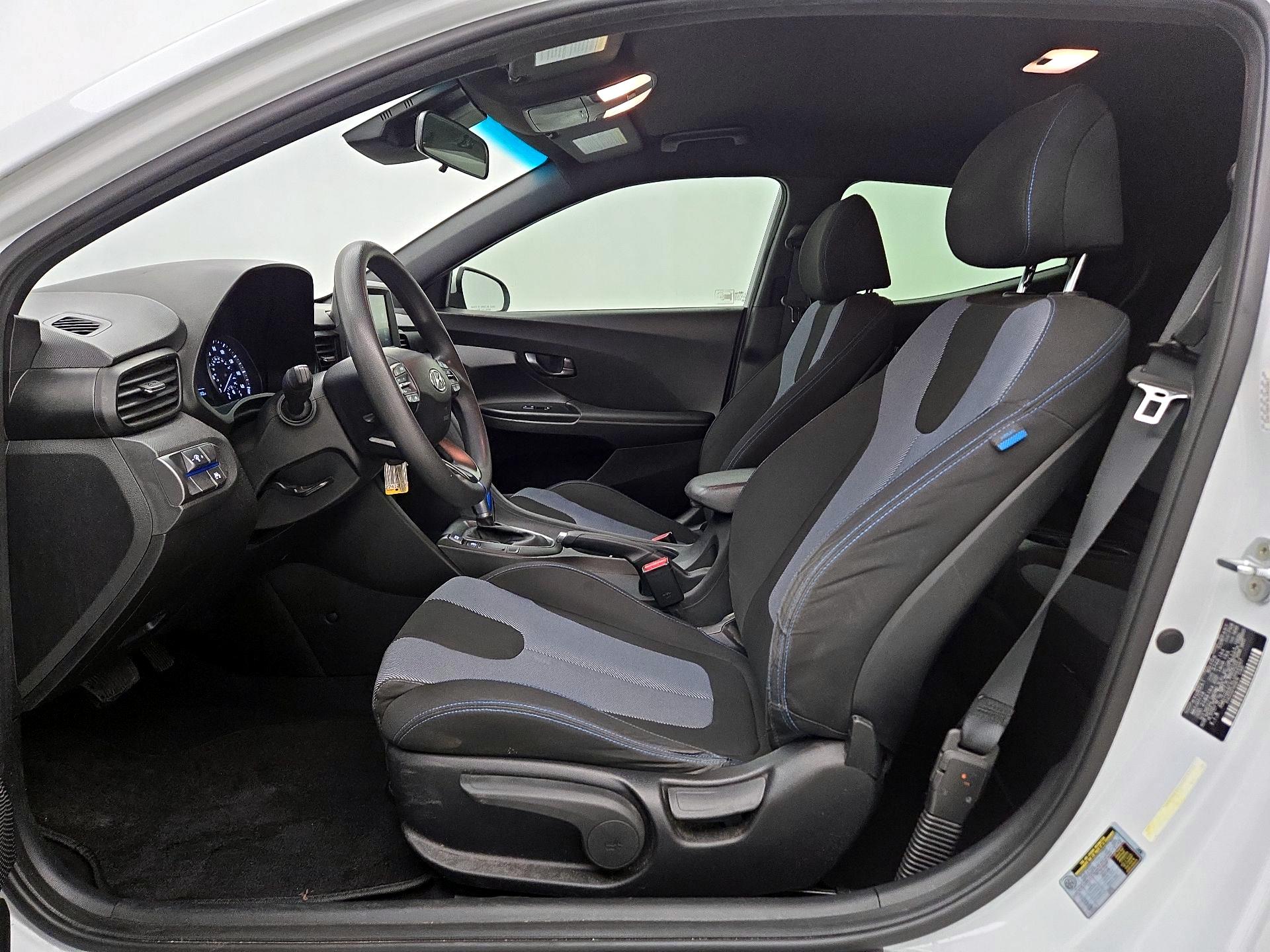 Thumbnail: 2020 Hyundai Veloster - 11