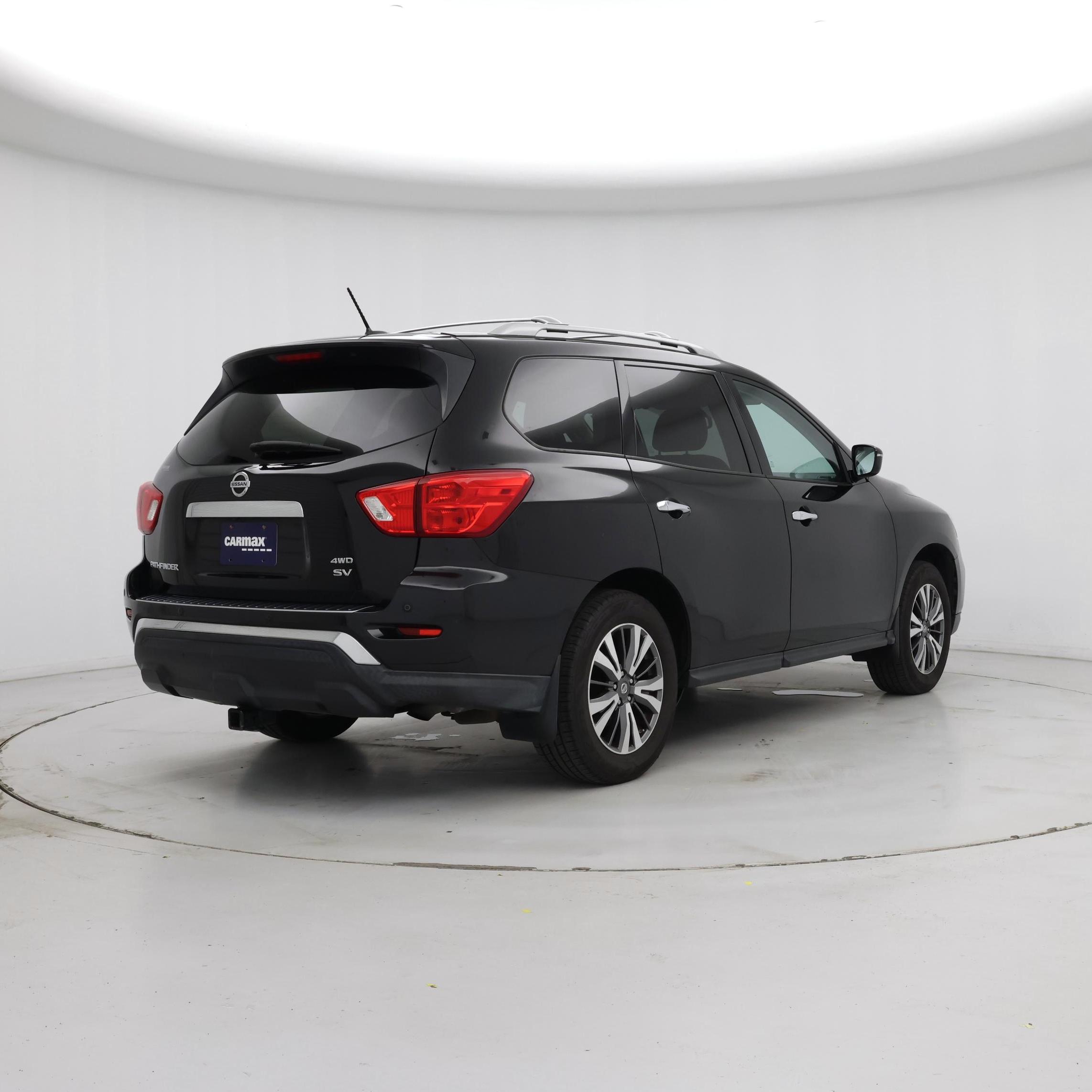 Thumbnail: 2017 Nissan Pathfinder - 8