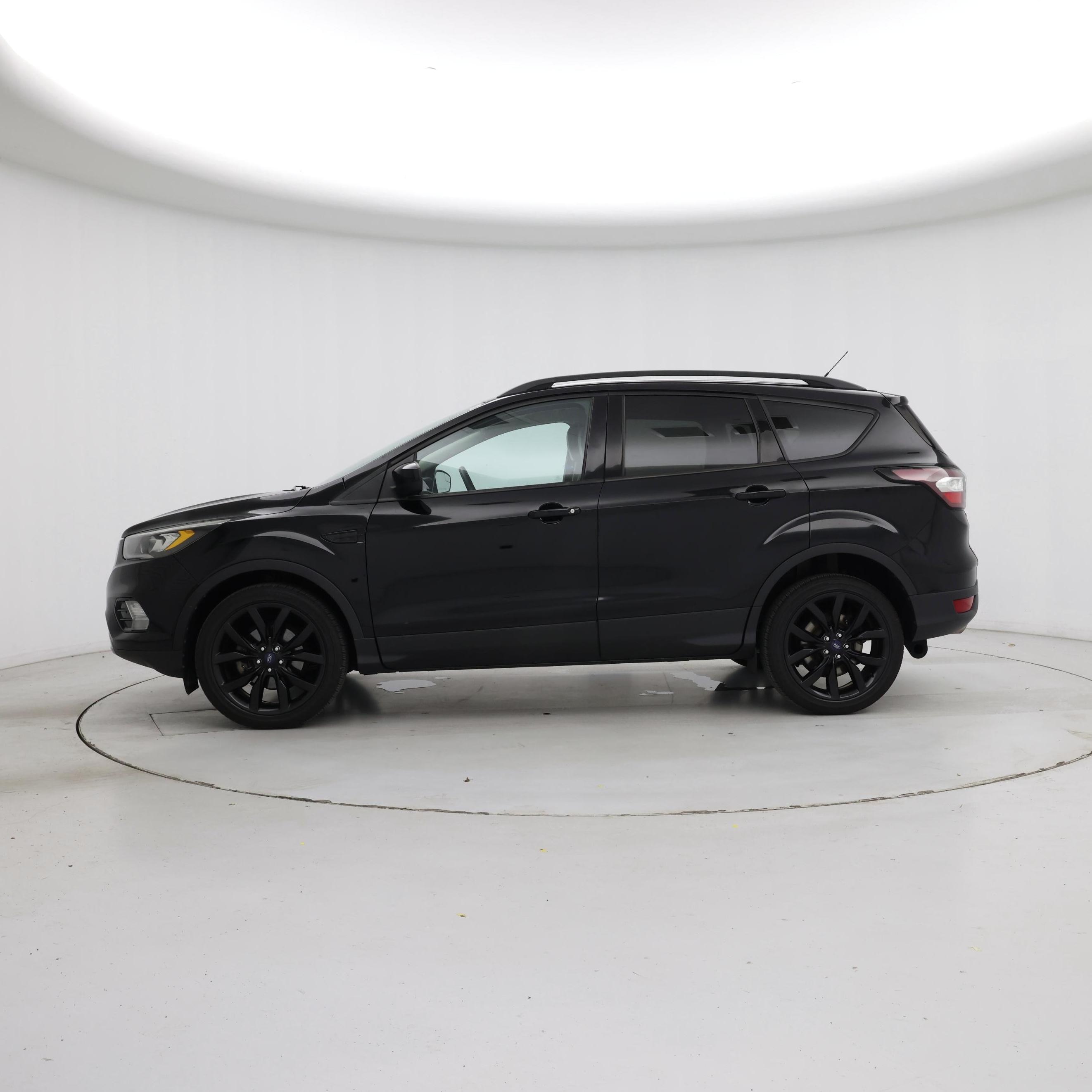 Thumbnail: 2017 Ford Escape - 3