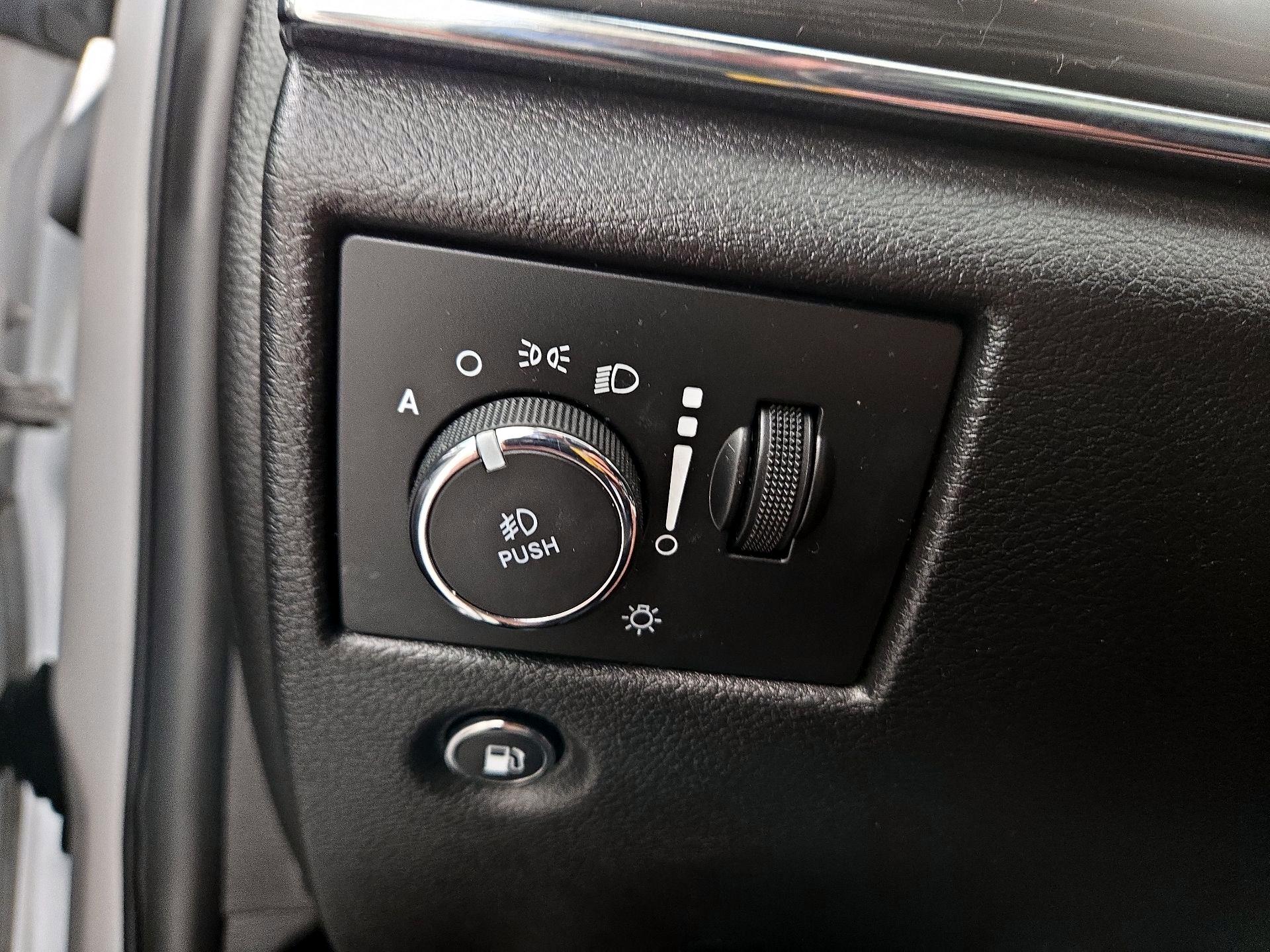 Thumbnail: 2020 Jeep Grand Cherokee - 13