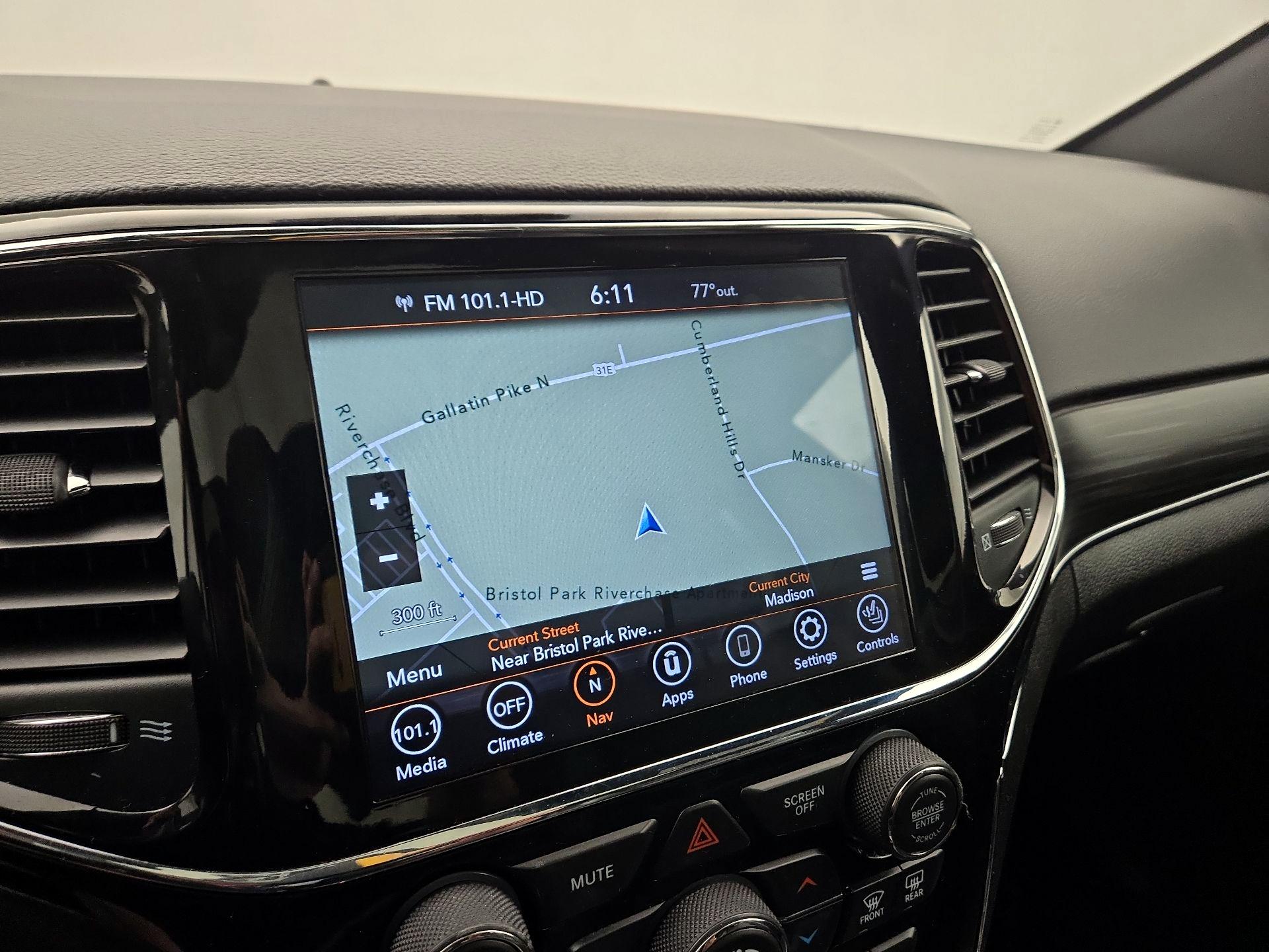 Thumbnail: 2020 Jeep Grand Cherokee - 14