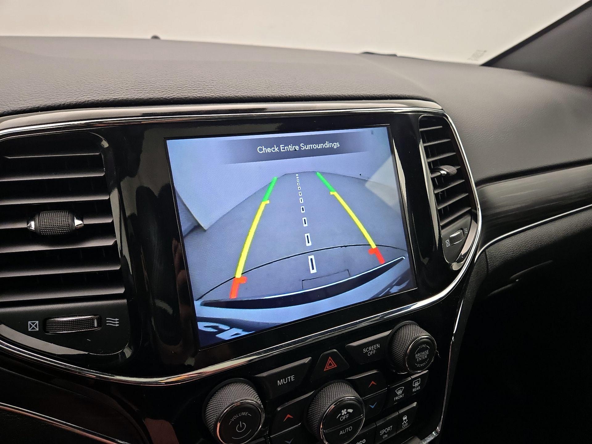 Thumbnail: 2020 Jeep Grand Cherokee - 15