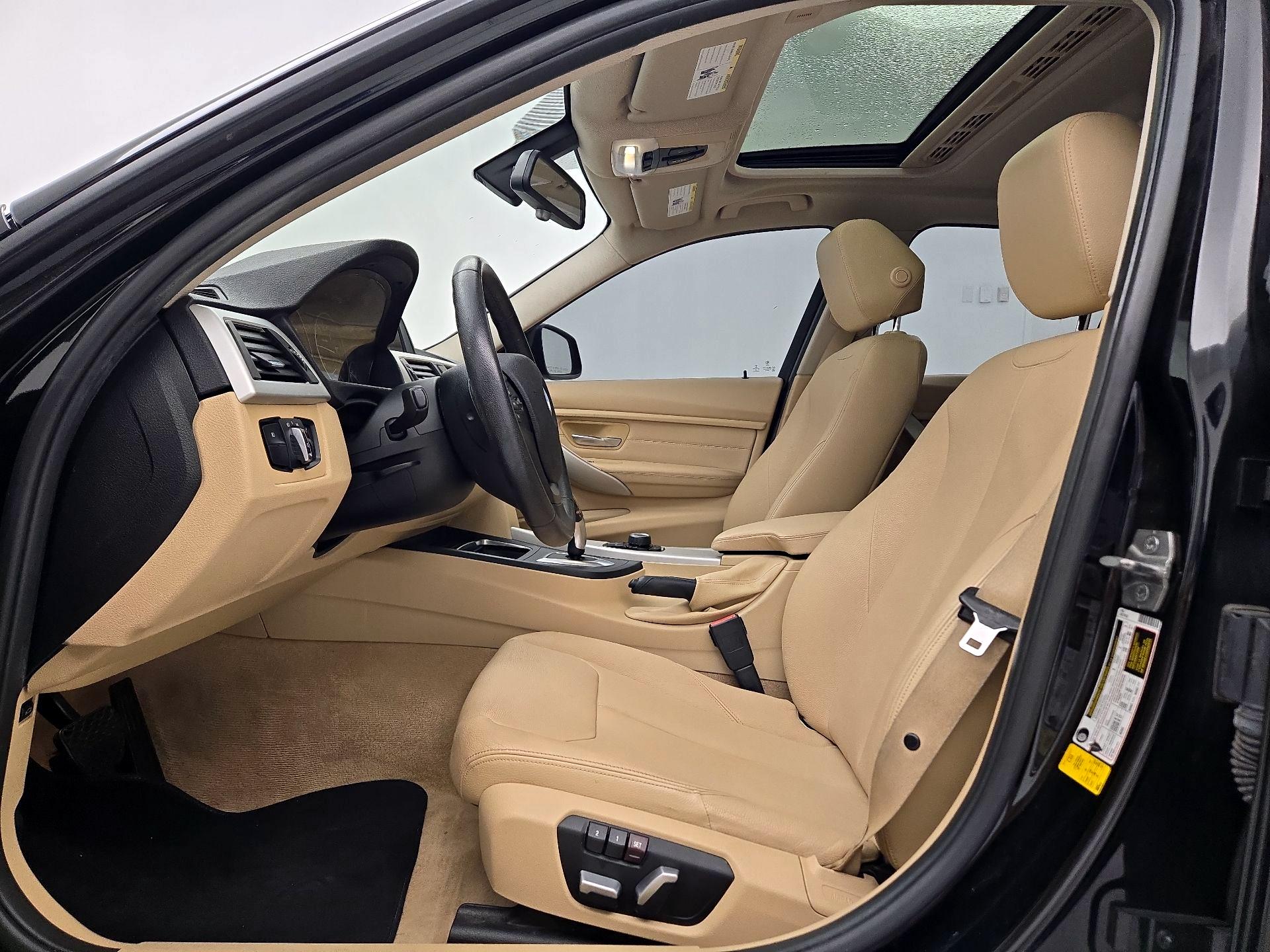 Thumbnail: 2016 BMW 3 Series - 11