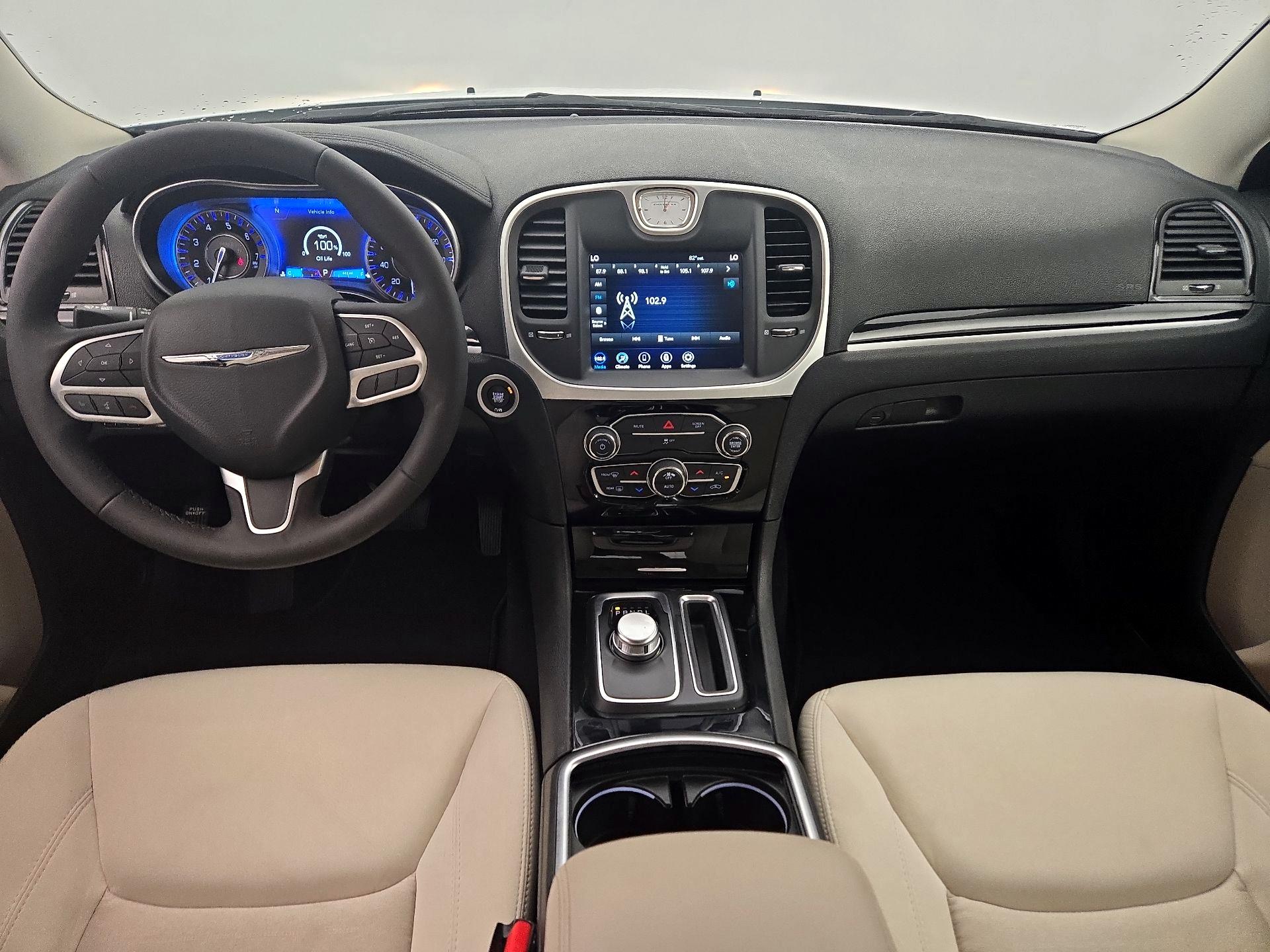 Thumbnail: 2023 Chrysler 300 - 9