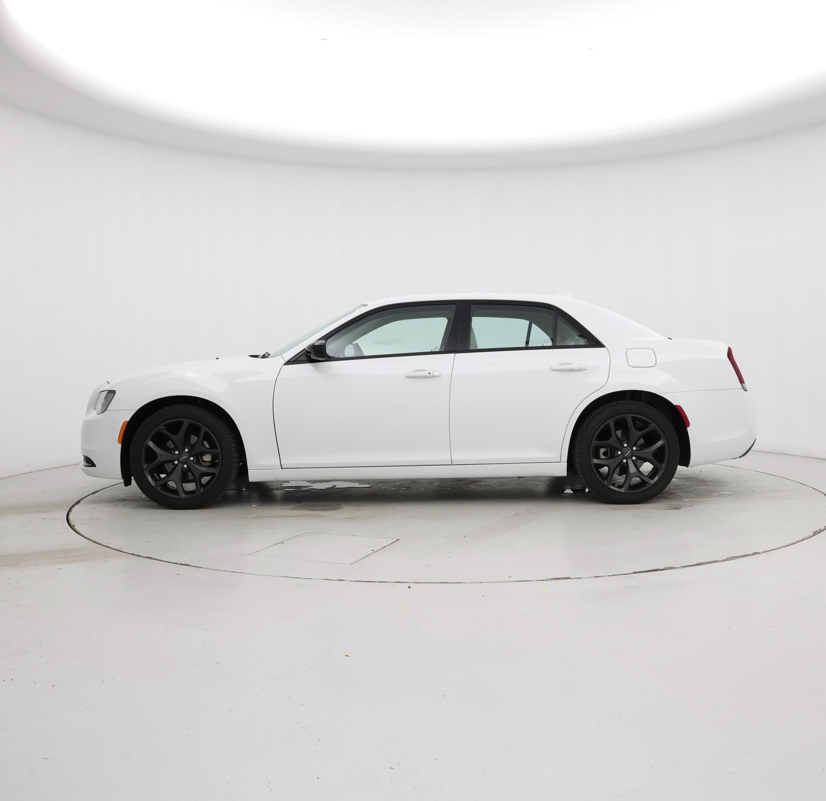 Thumbnail: 2023 Chrysler 300 - 3
