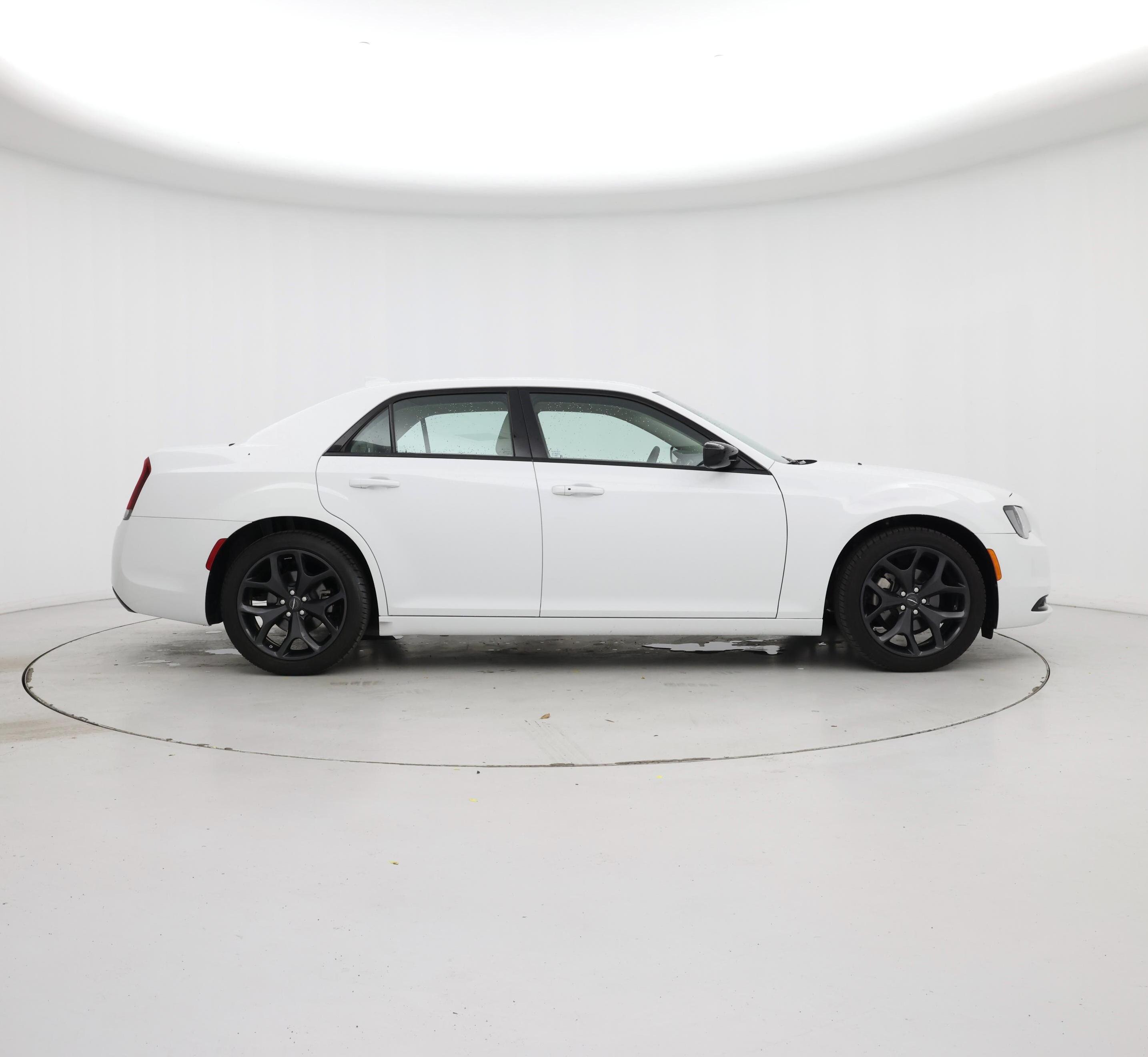 Thumbnail: 2023 Chrysler 300 - 7