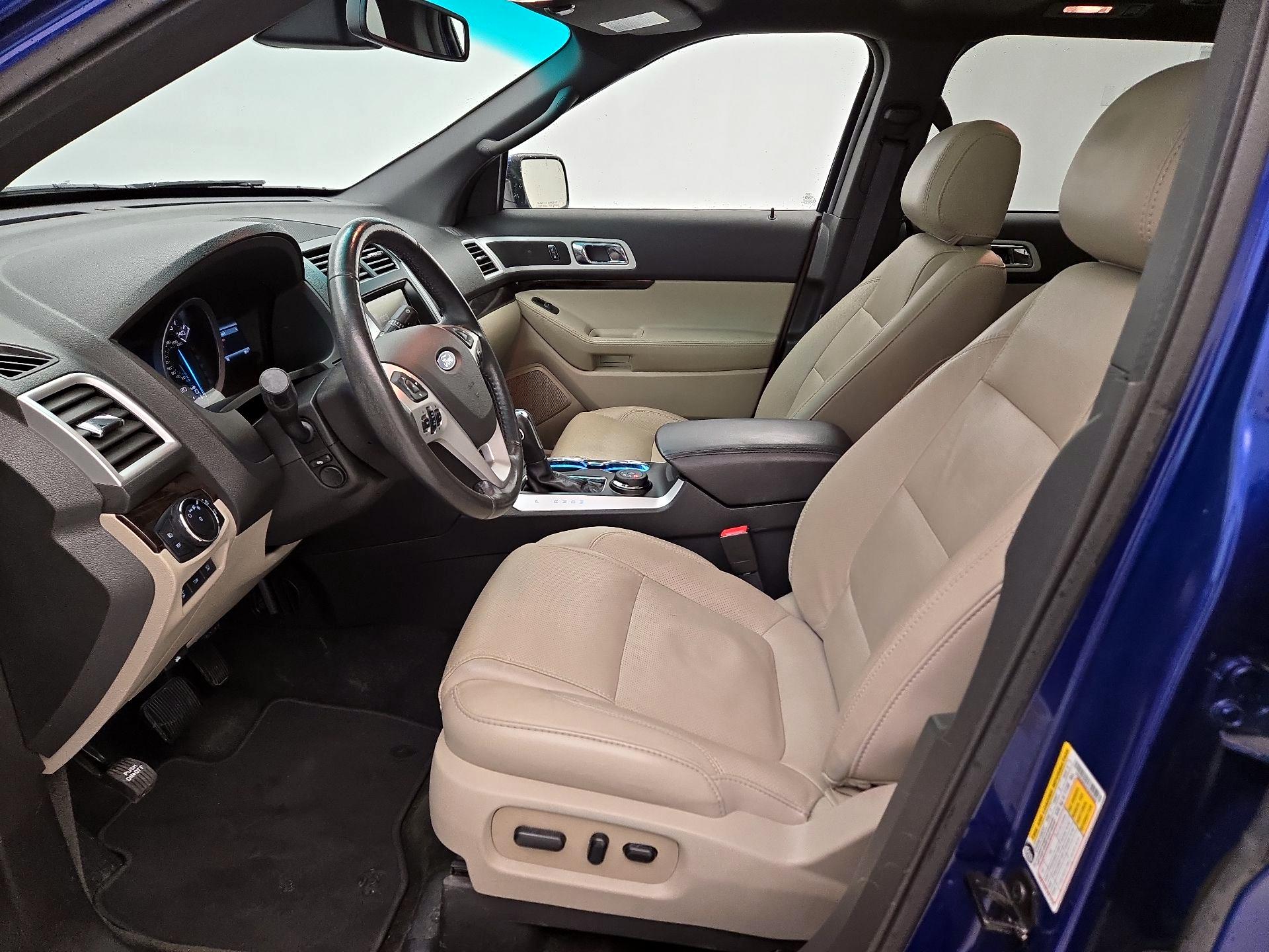 Thumbnail: 2015 Ford Explorer - 11
