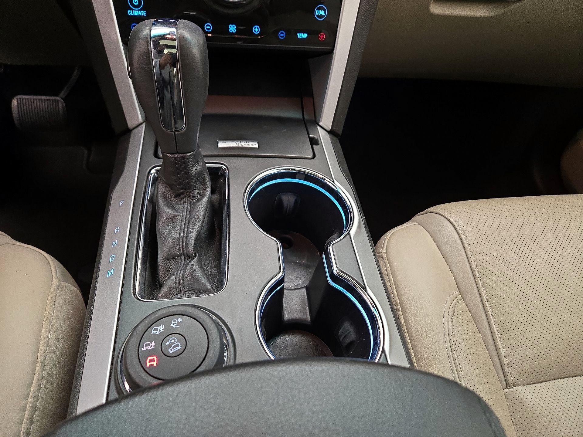 Thumbnail: 2015 Ford Explorer - 17