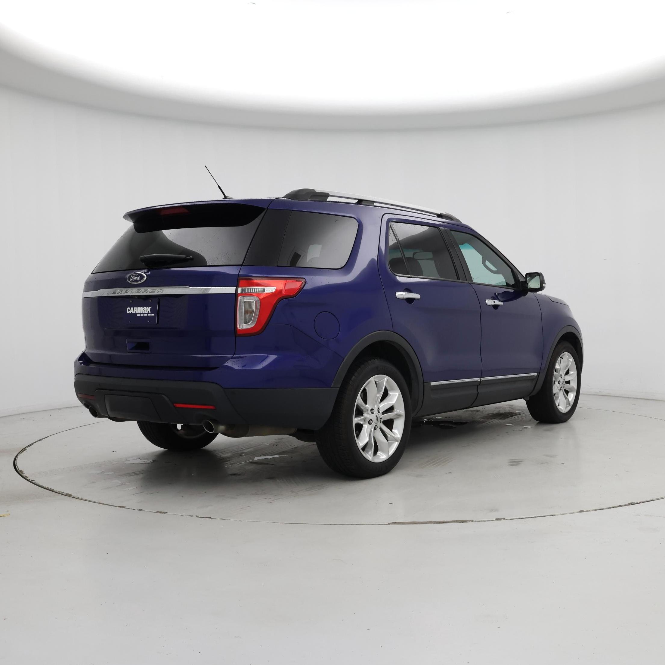 Thumbnail: 2015 Ford Explorer - 8