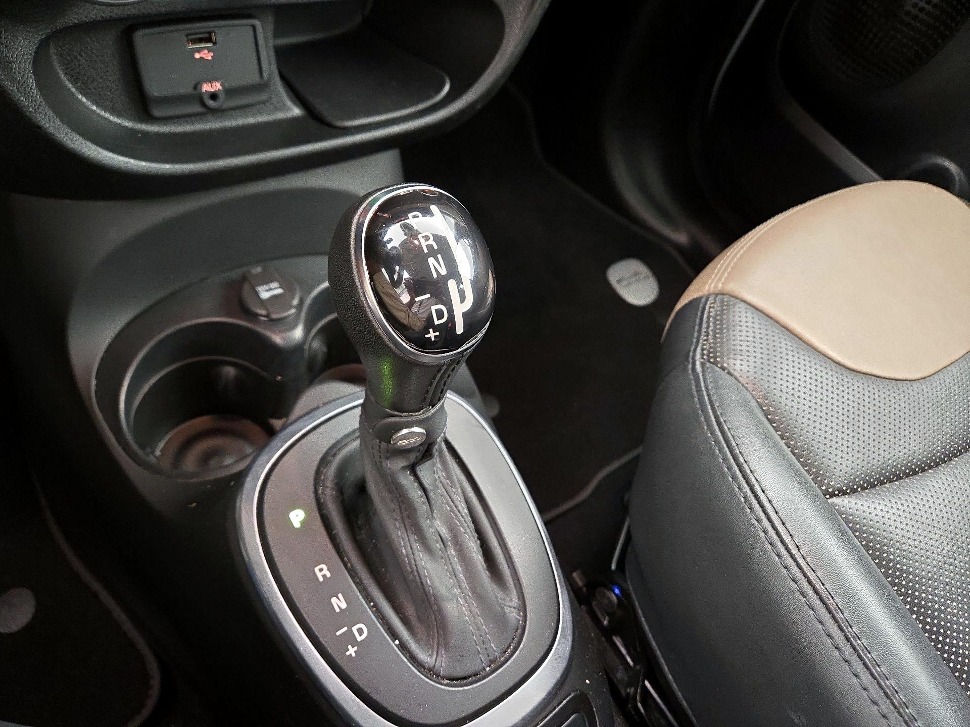 Thumbnail: 2015 Fiat 500L - 16
