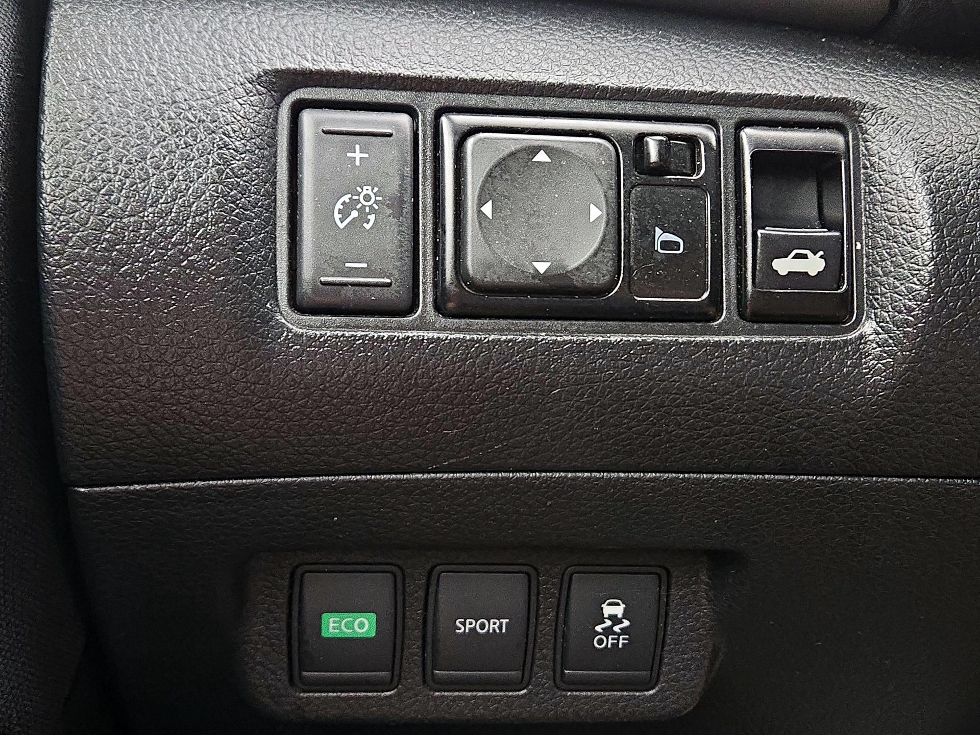 Thumbnail: 2014 Nissan Sentra - 13