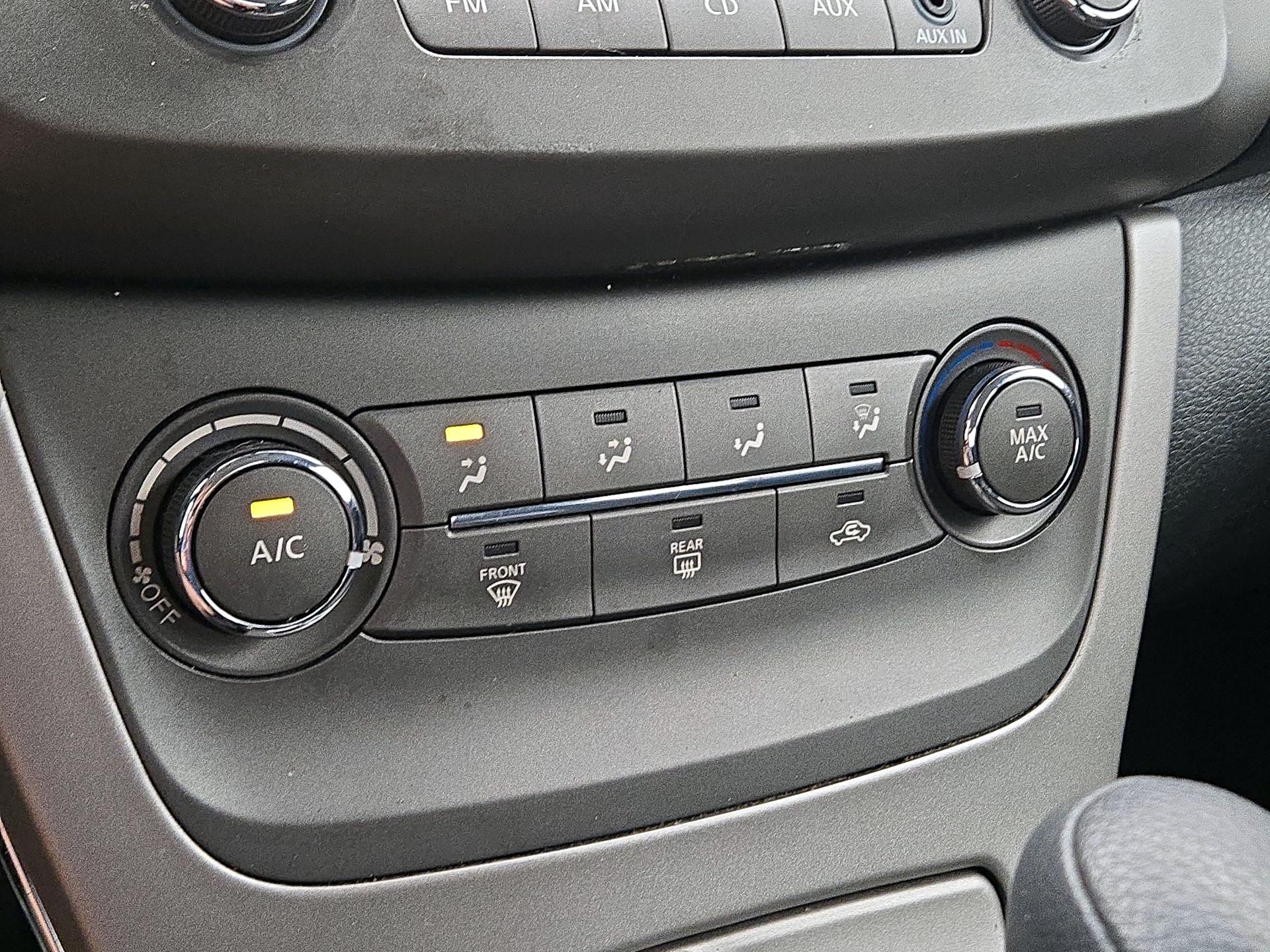 Thumbnail: 2014 Nissan Sentra - 15
