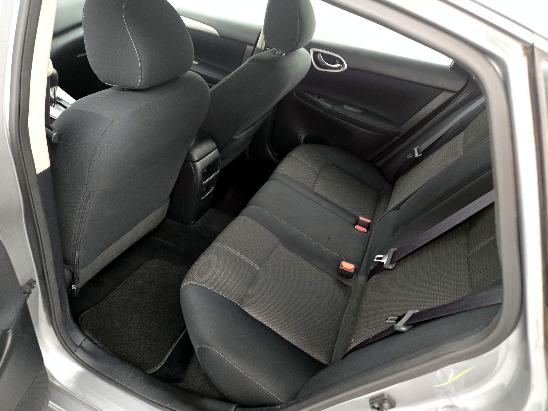 Thumbnail: 2014 Nissan Sentra - 18