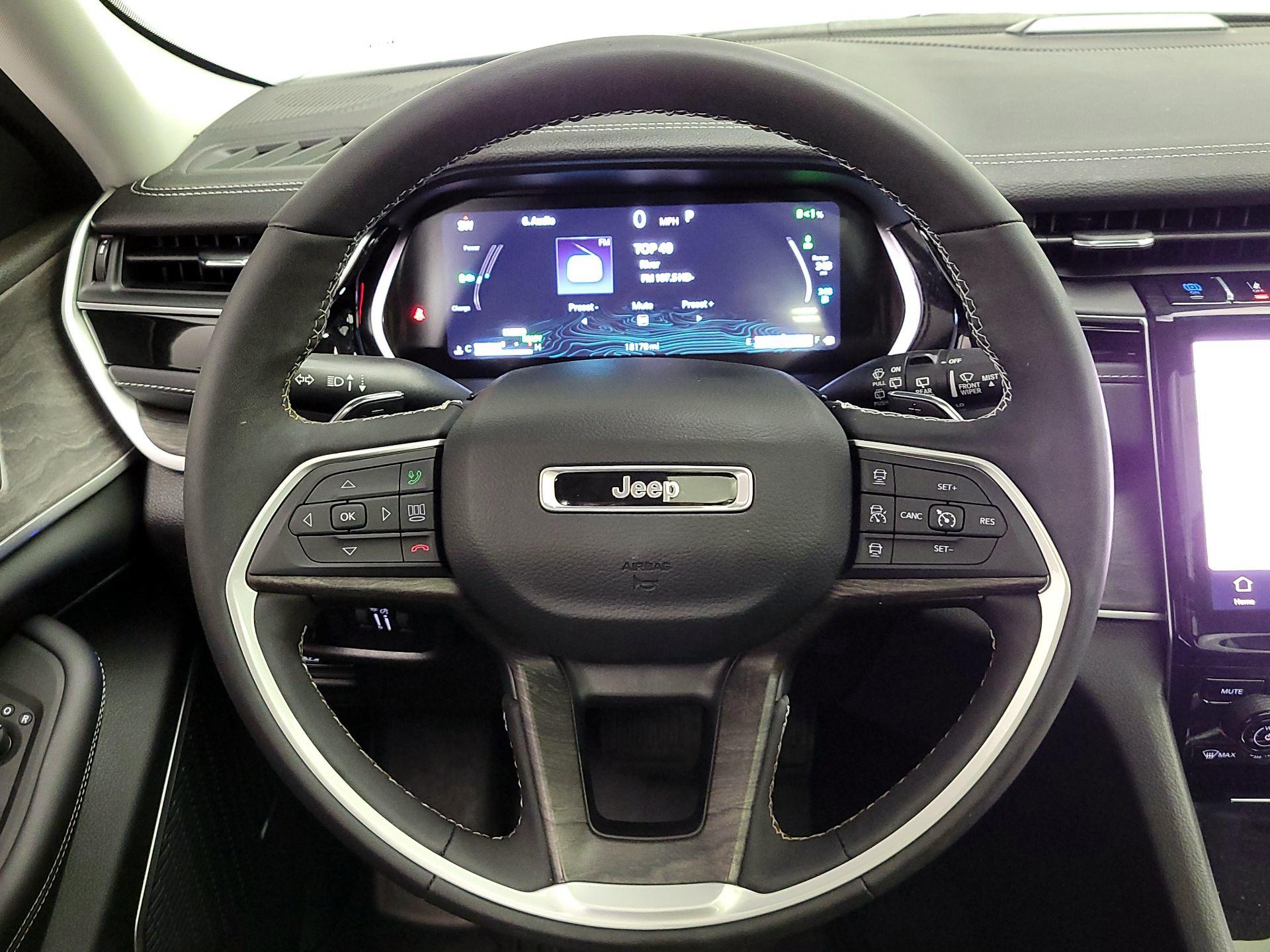 Thumbnail: 2023 Jeep Grand Cherokee - 10