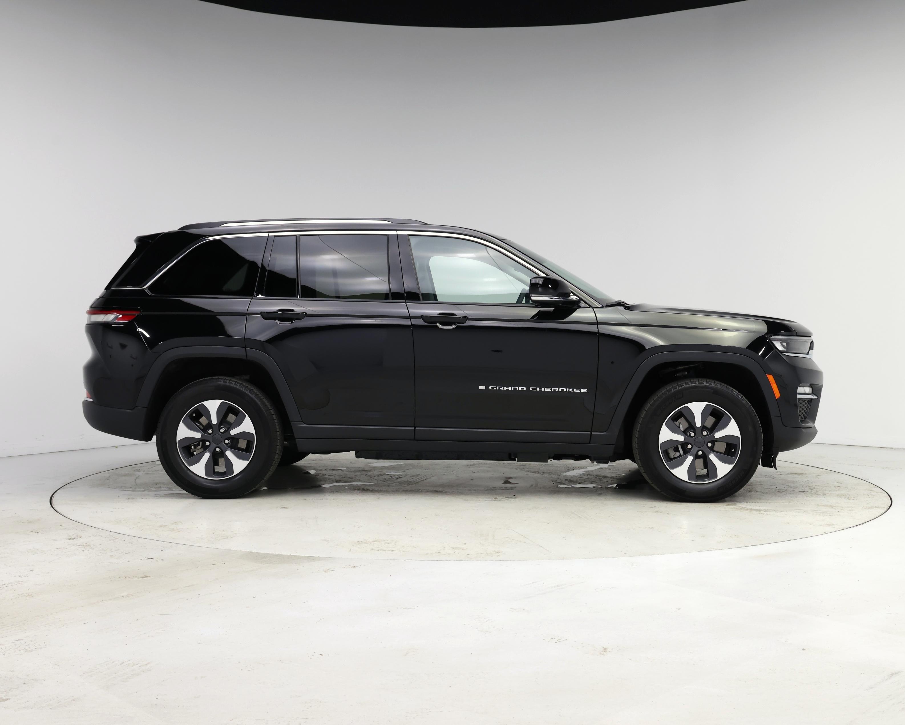 Thumbnail: 2023 Jeep Grand Cherokee - 7