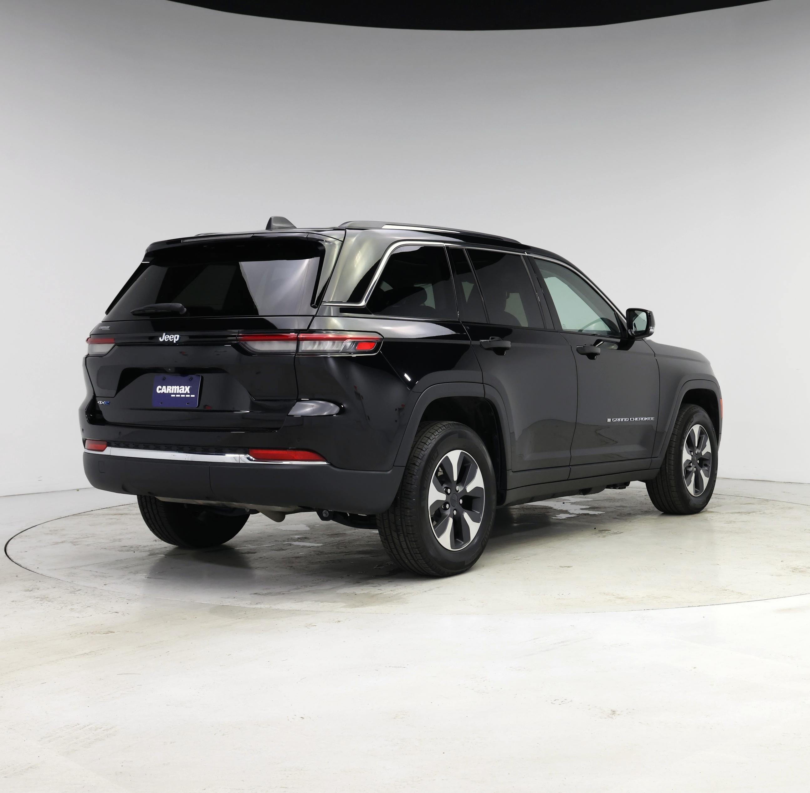 Thumbnail: 2023 Jeep Grand Cherokee - 8