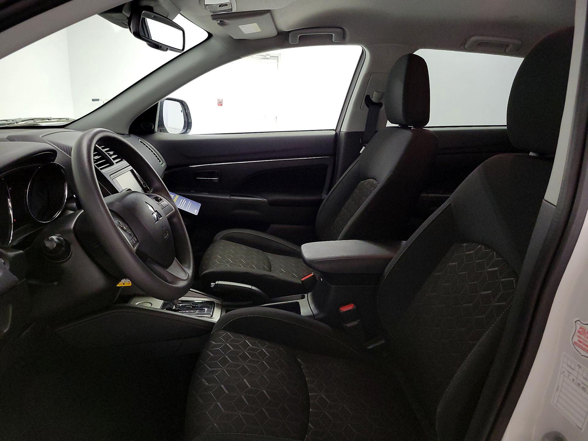 Thumbnail: 2021 Mitsubishi Outlander Sport - 11