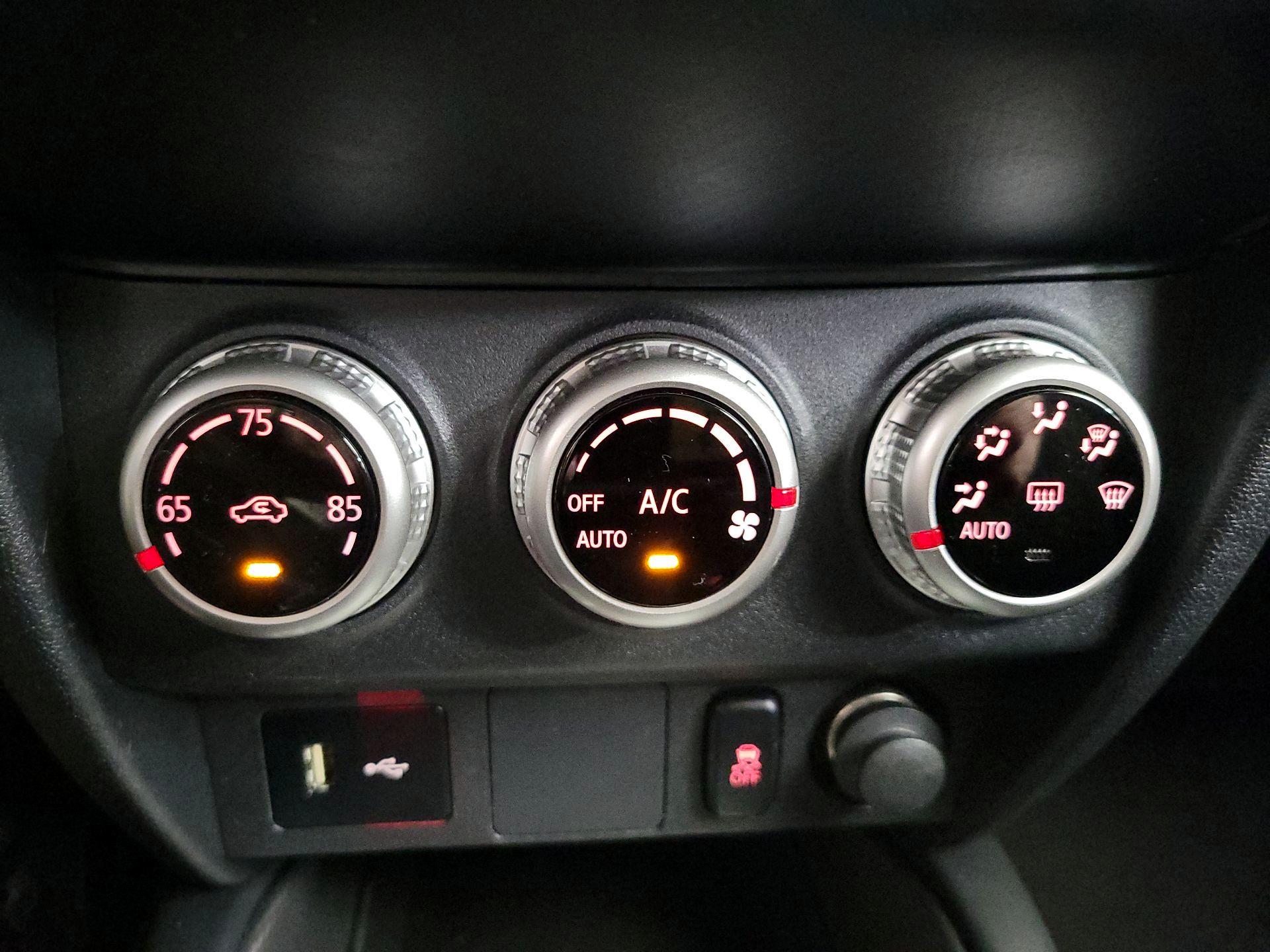 Thumbnail: 2021 Mitsubishi Outlander Sport - 16