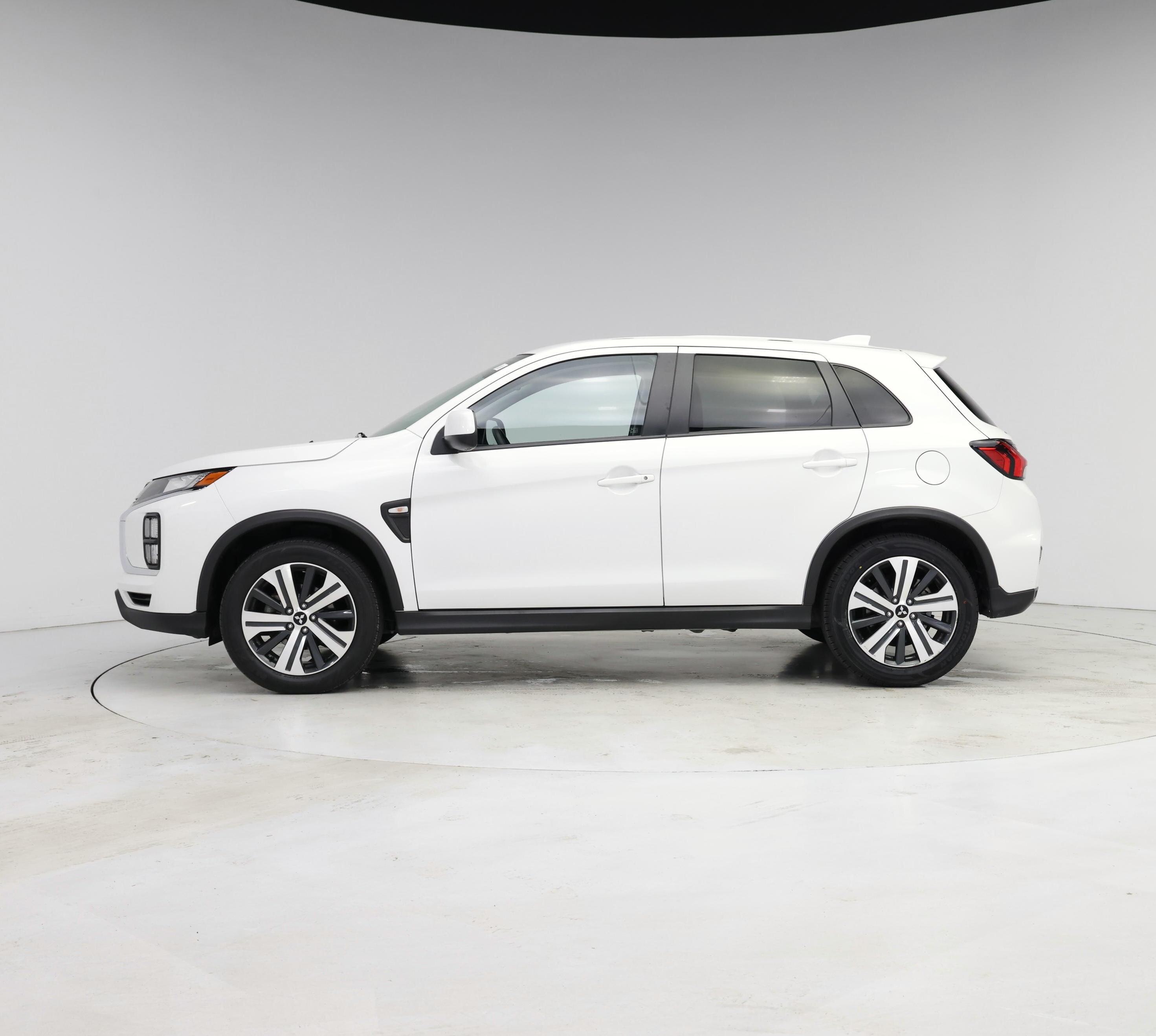Thumbnail: 2021 Mitsubishi Outlander Sport - 3