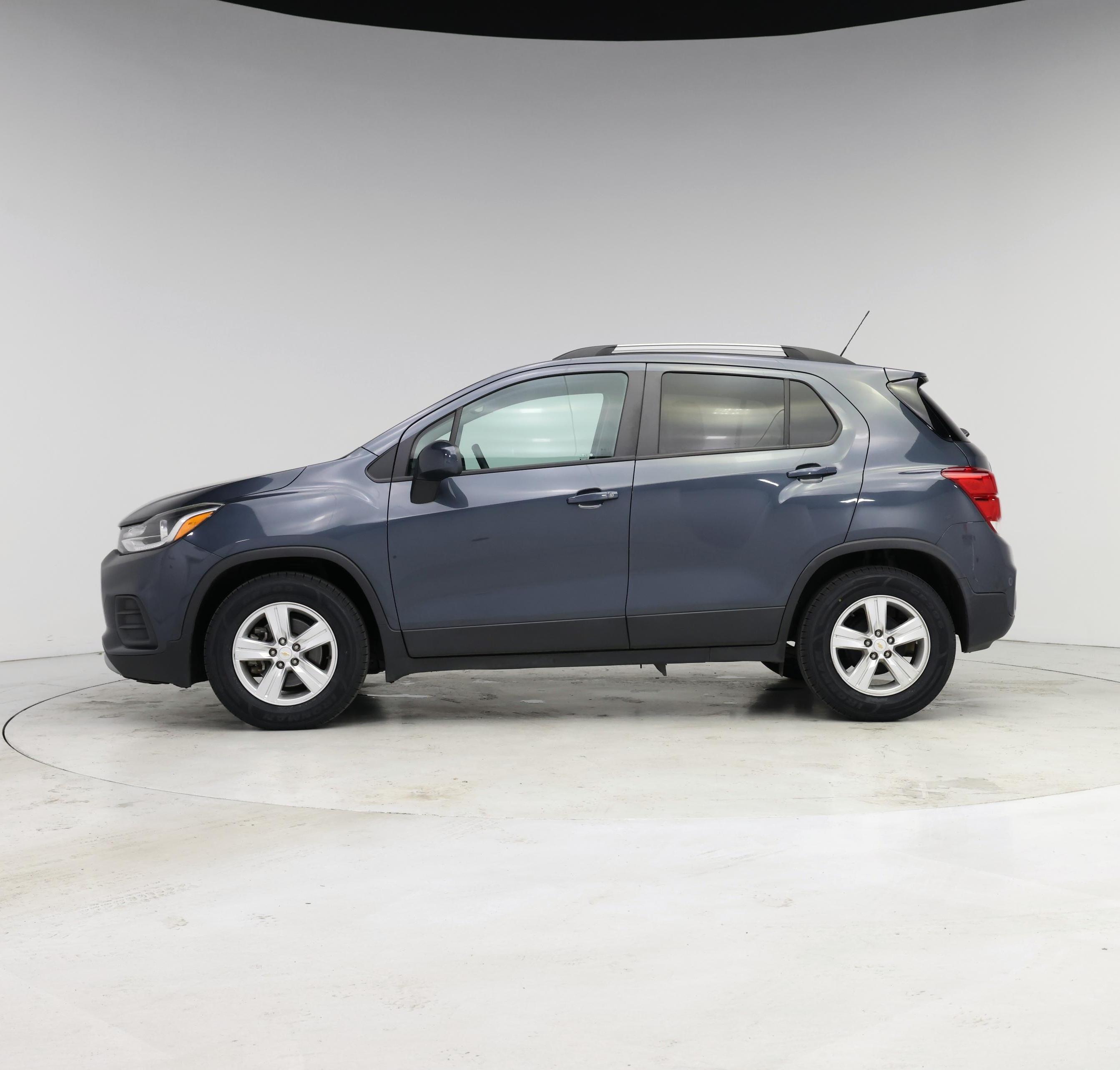 Thumbnail: 2021 Chevrolet Trax - 3